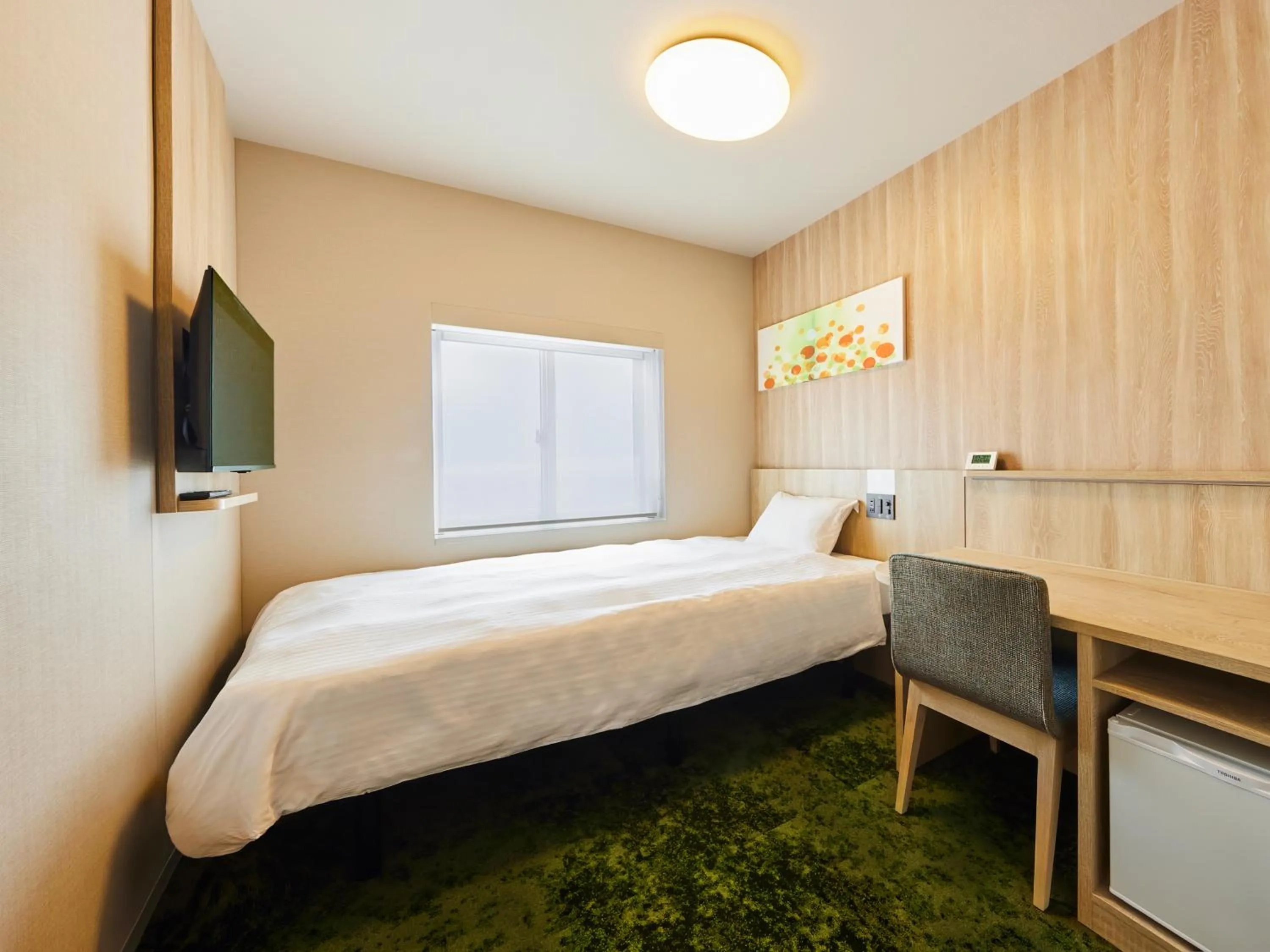 Photo of the whole room, Bed in Ours Inn Hankyu