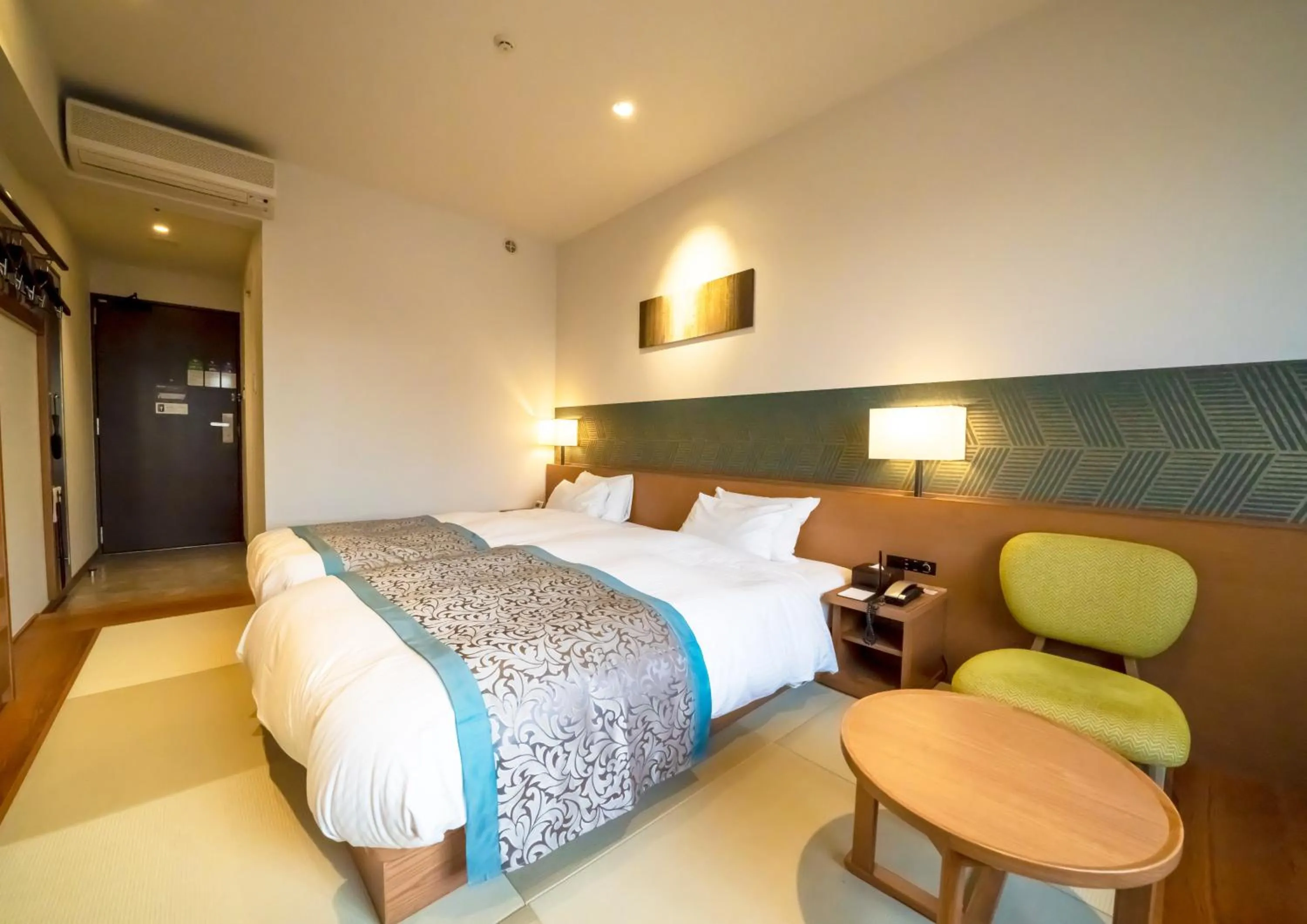 Photo of the whole room, Bed in Ours Inn Hankyu