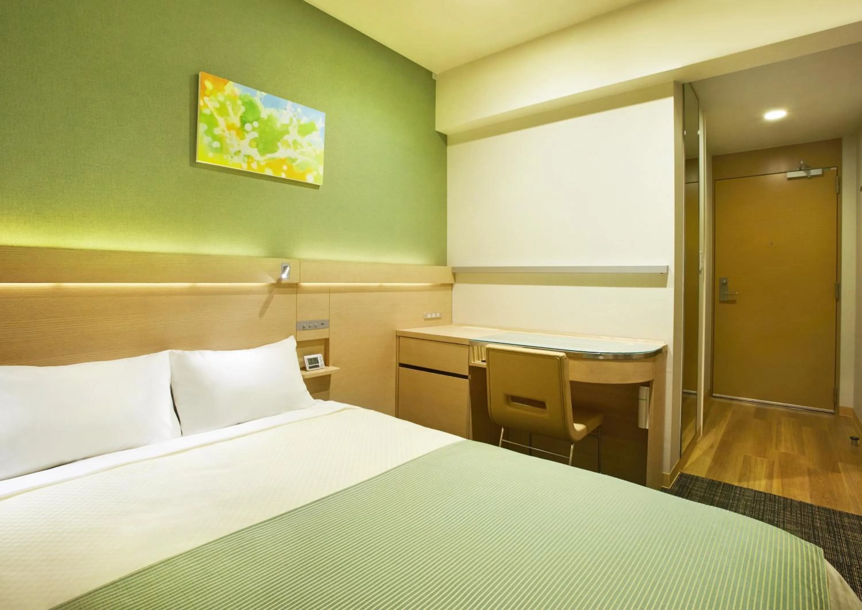 Photo of the whole room, Bed in Ours Inn Hankyu