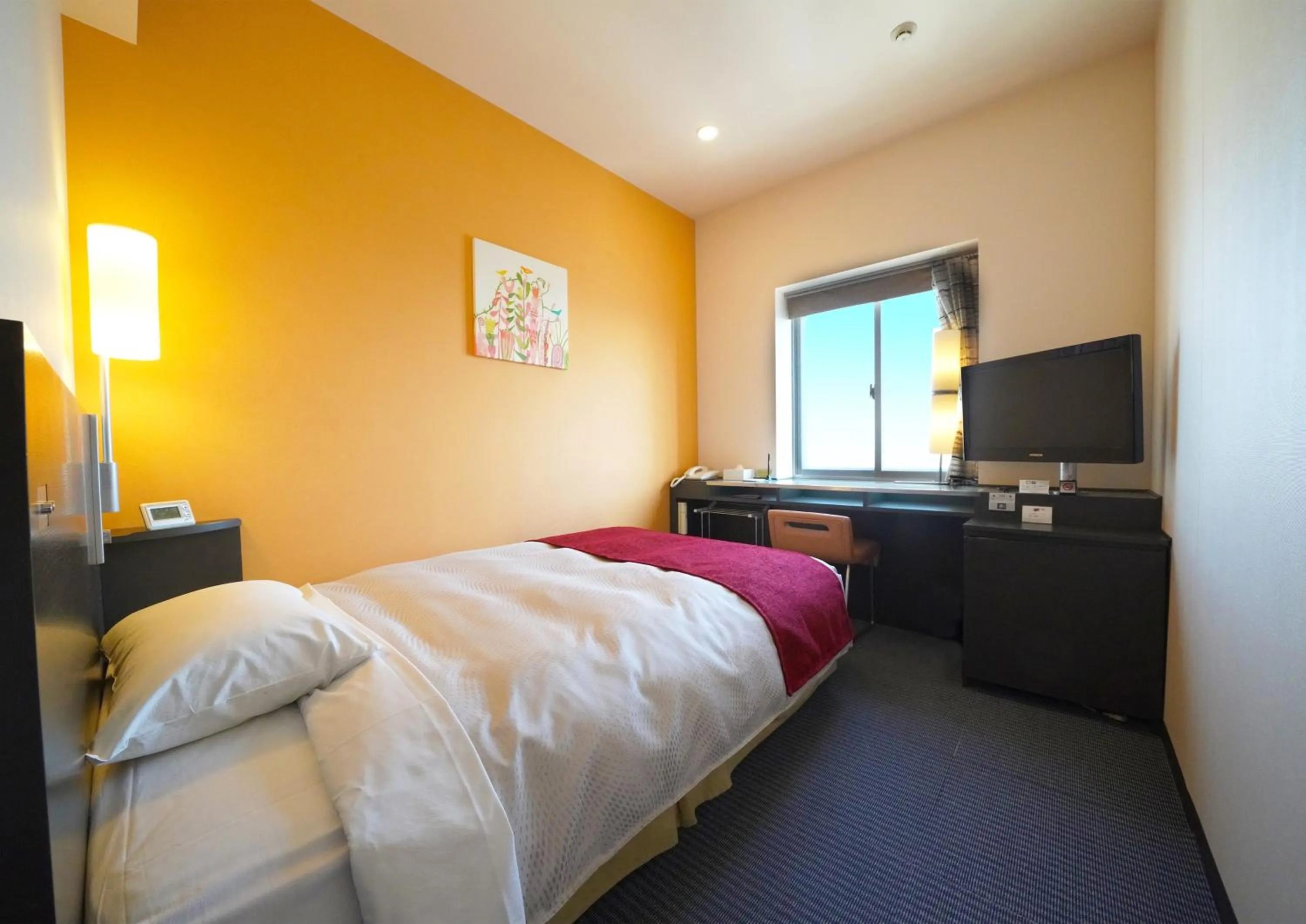 Photo of the whole room, Bed in Ours Inn Hankyu