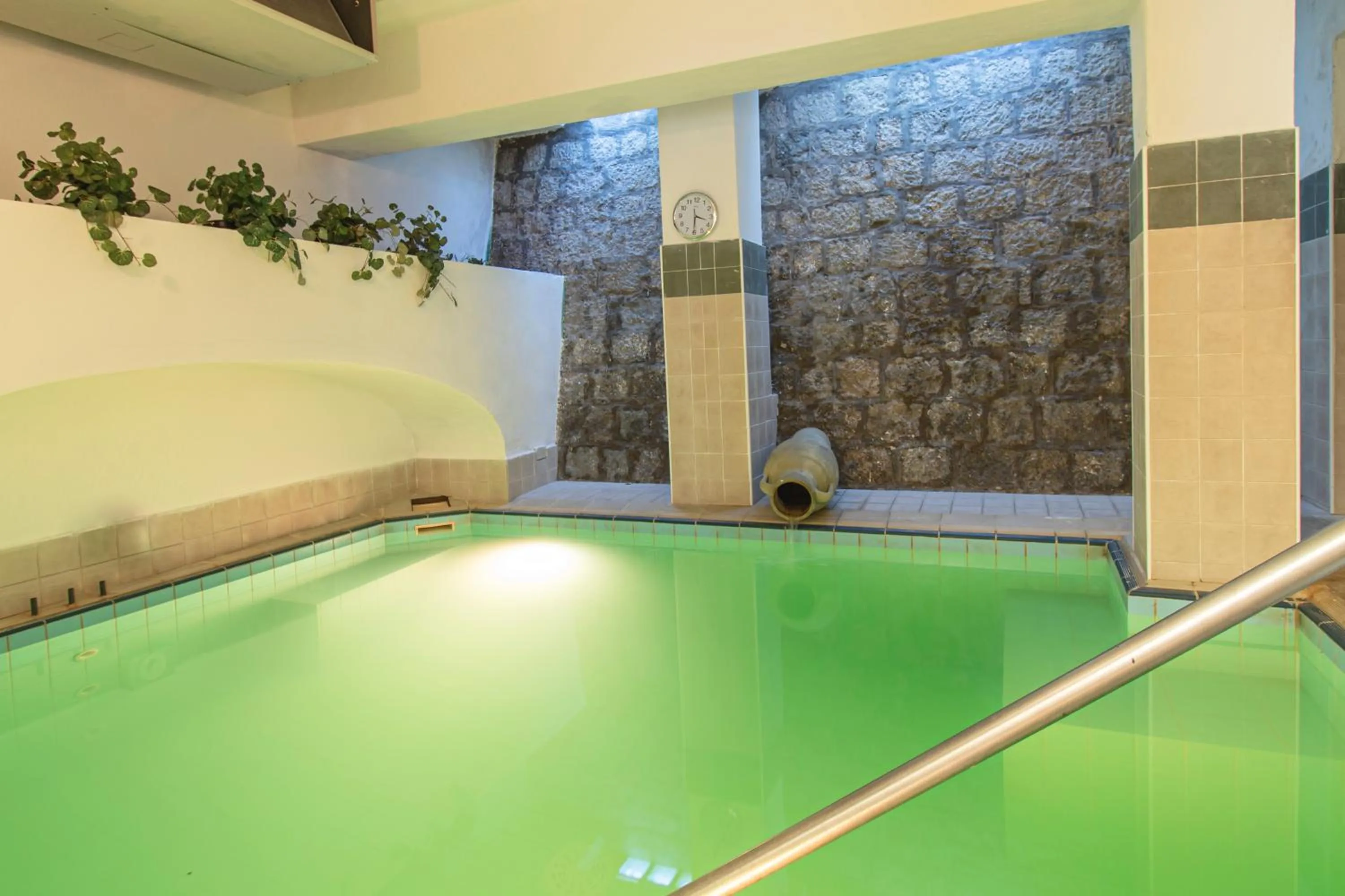 Pool view in Hotel Park Victoria