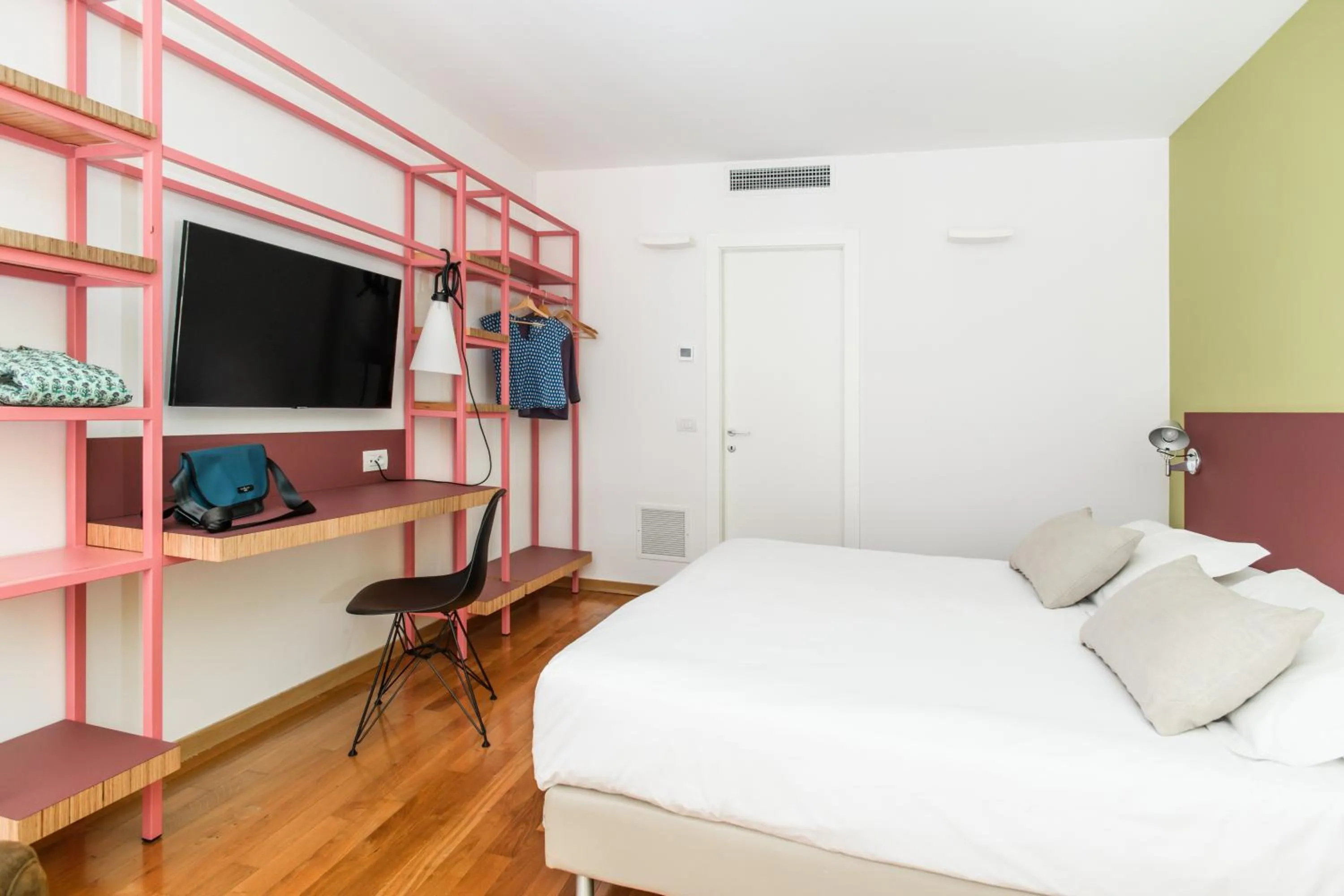 Bedroom, Bed in Hotel Piazza Bellini & Apartments