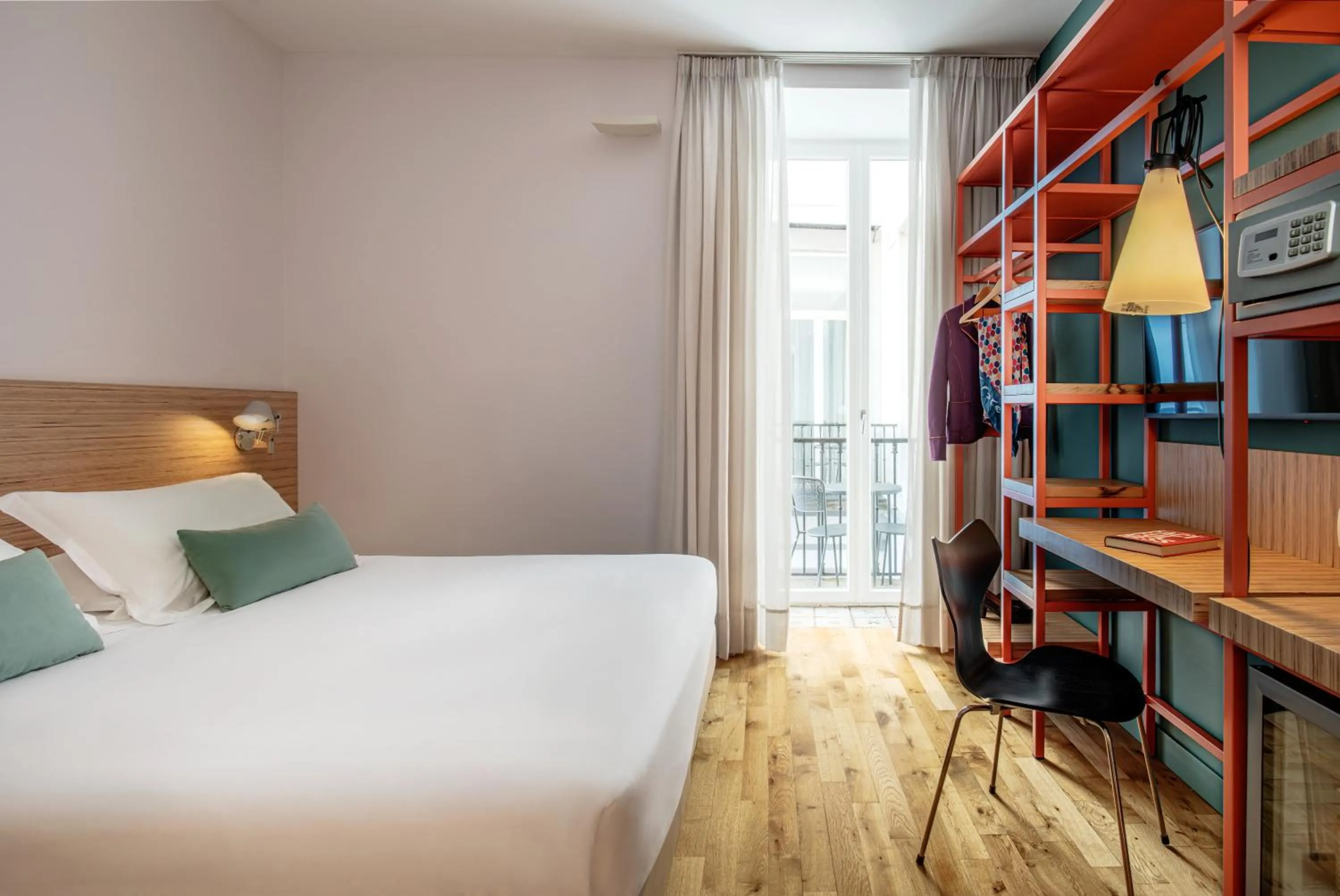 Bedroom, Bed in Hotel Piazza Bellini & Apartments