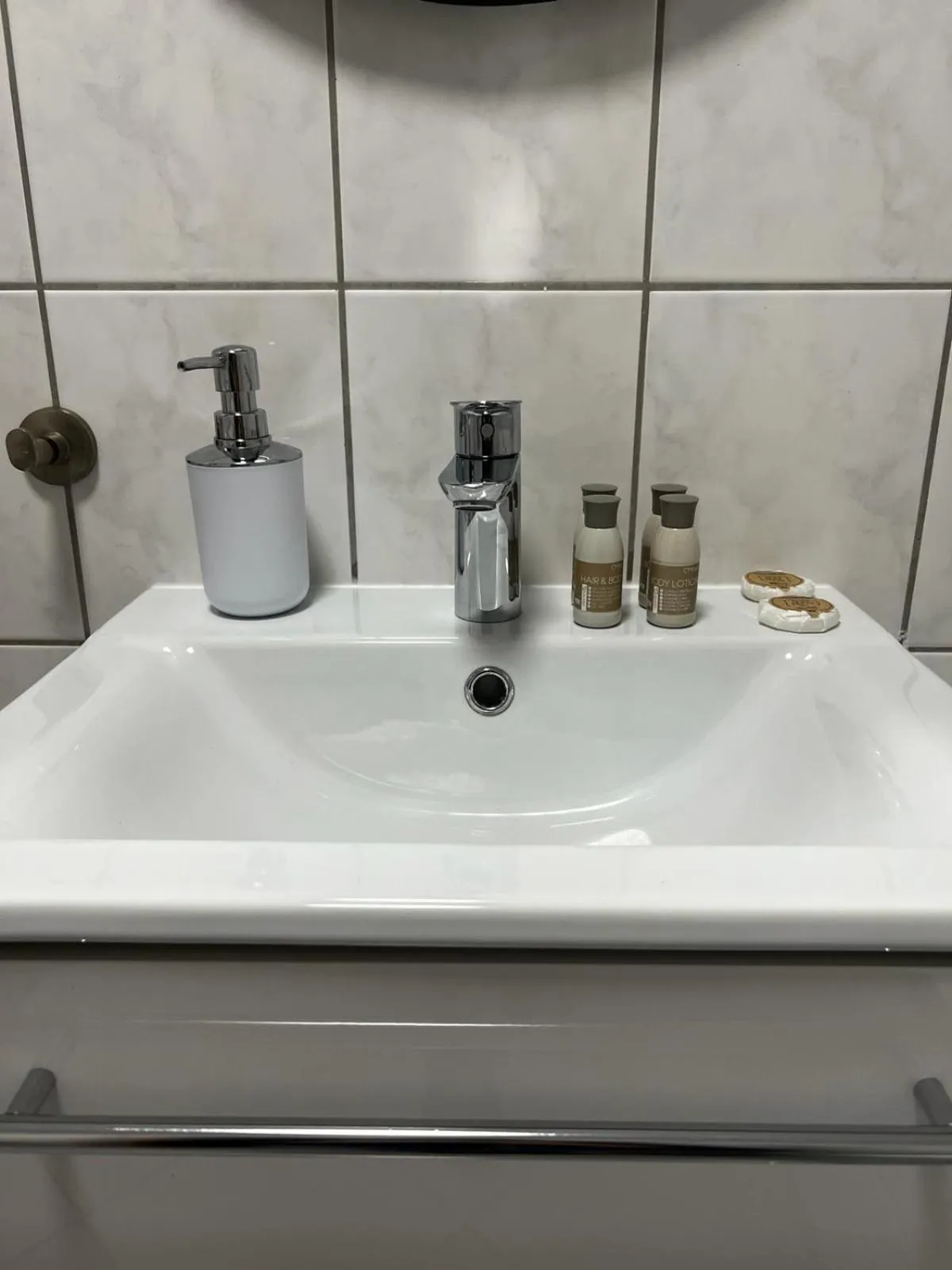 Bathroom in Delta Apart-House