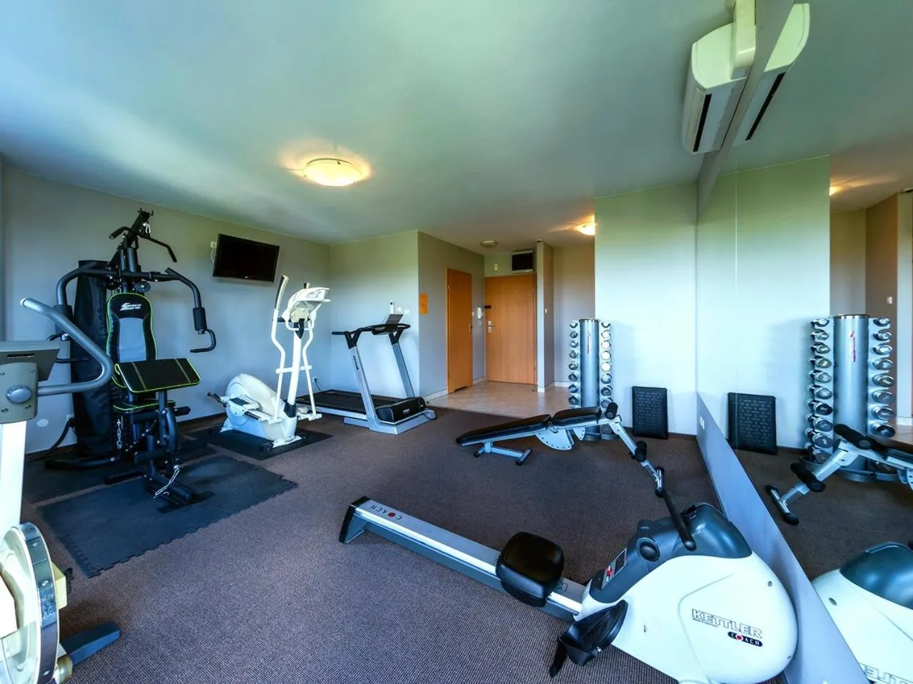 Day in Delta Apart-House