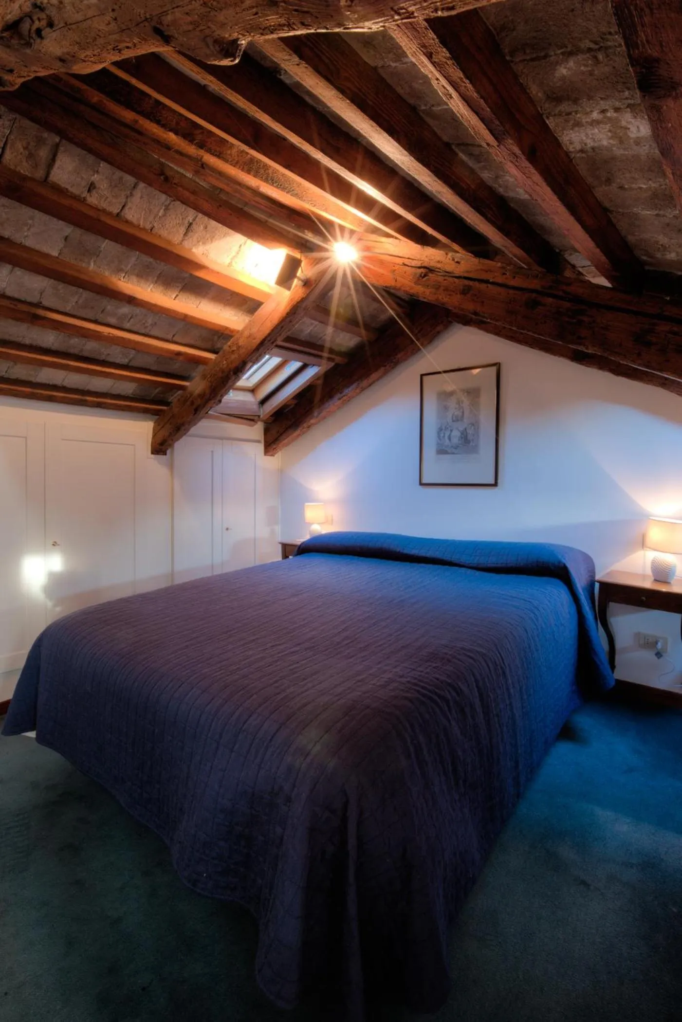 Bed in Ca' della Corte Flats