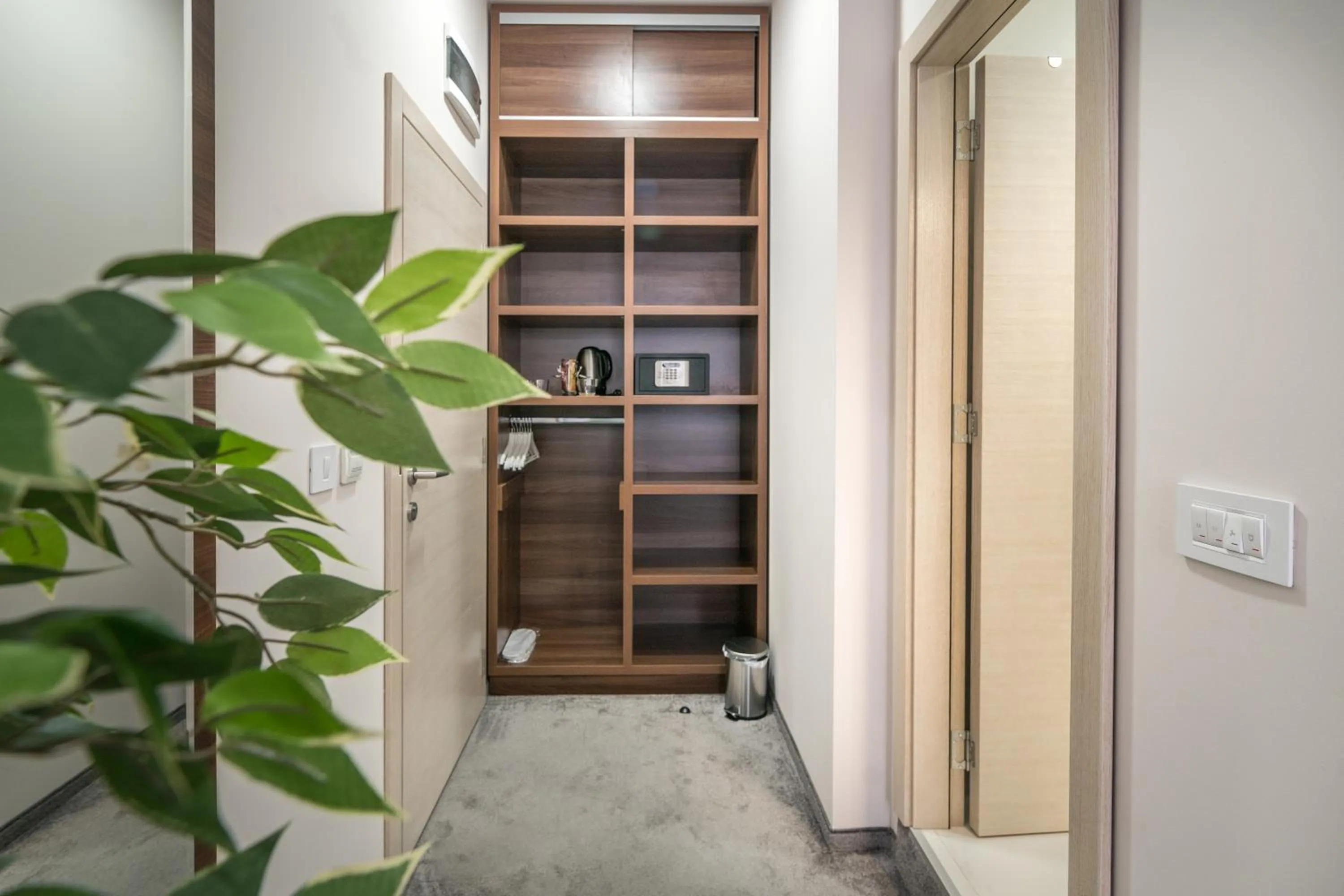wardrobe in Veneti Suites