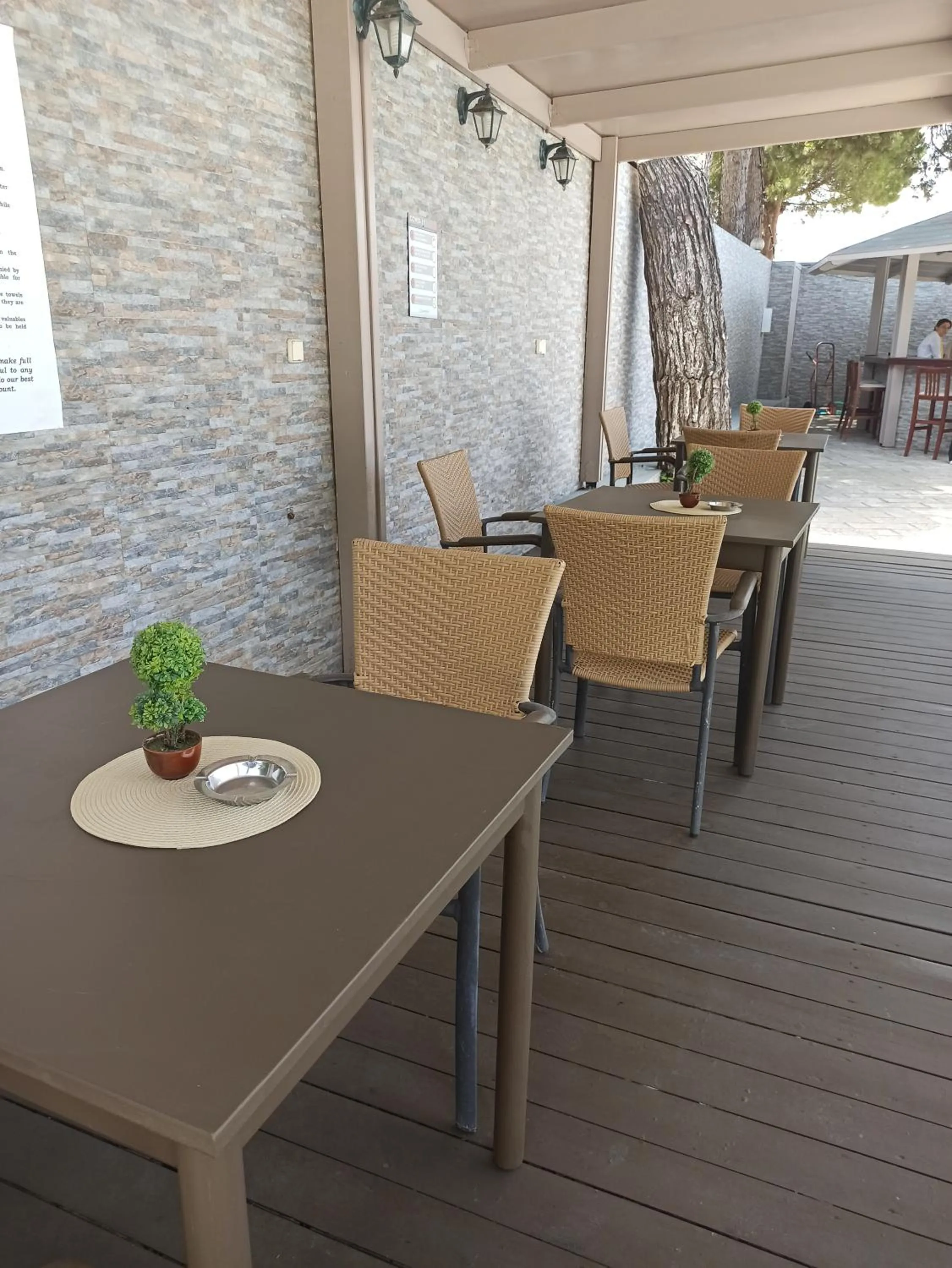 Restaurant/places to eat in Summer Dream