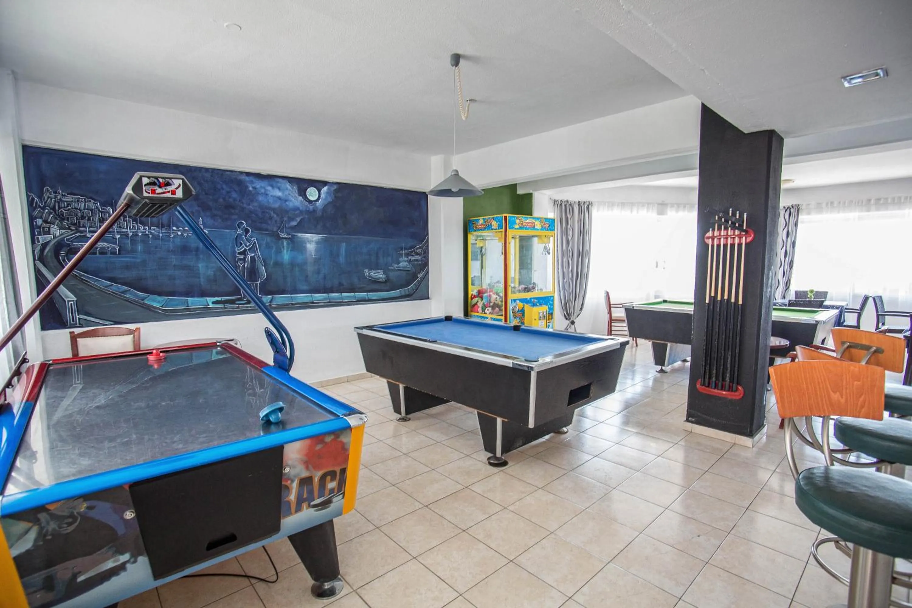 Billiard in Summer Dream