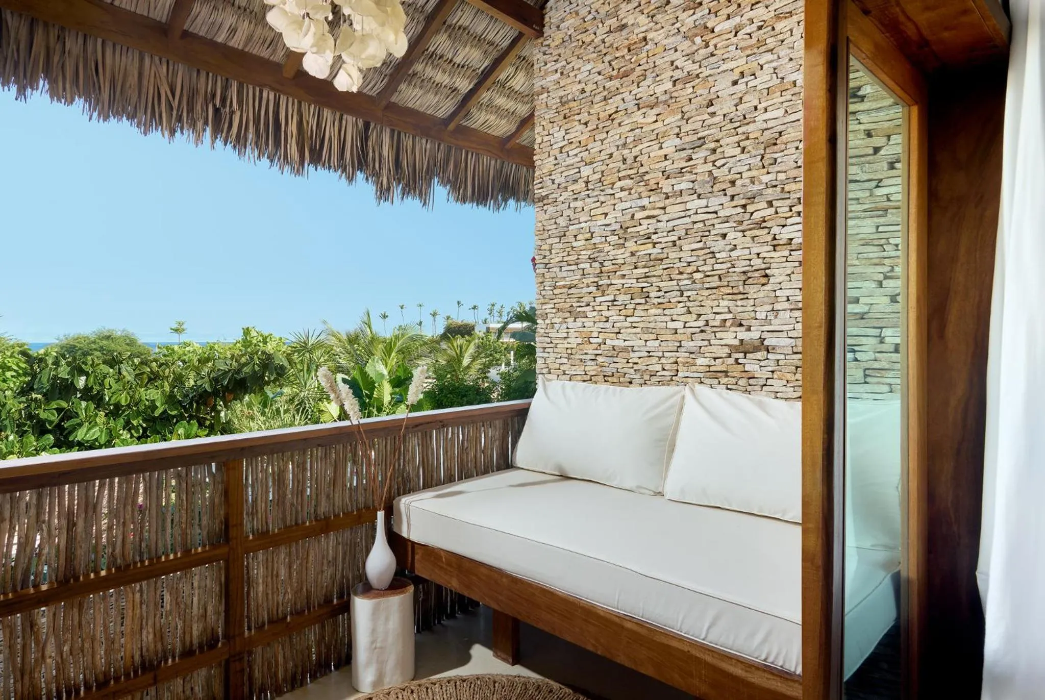 Day in Villa Praia - La Villa Group