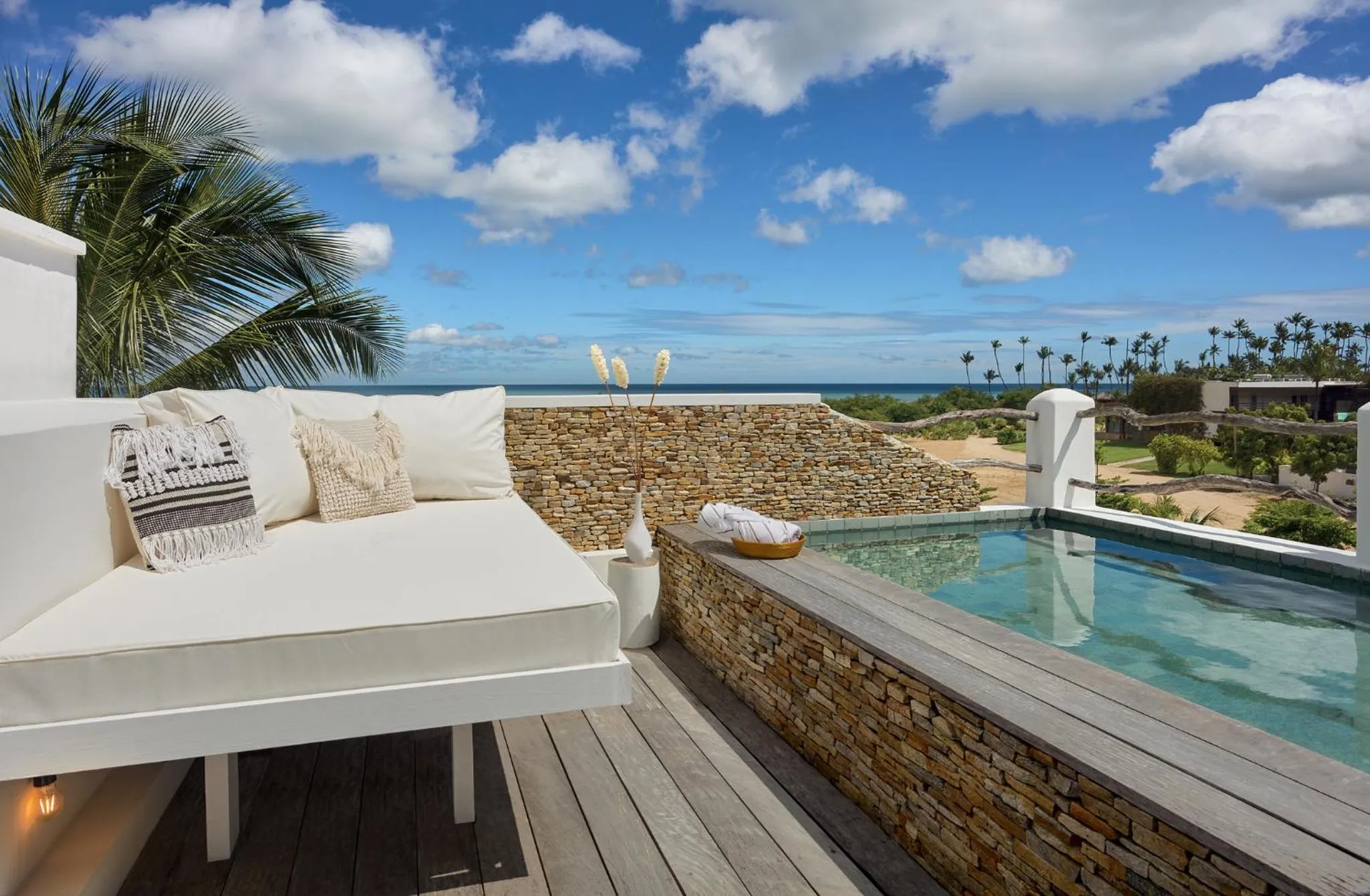 Day in Villa Praia - La Villa Group