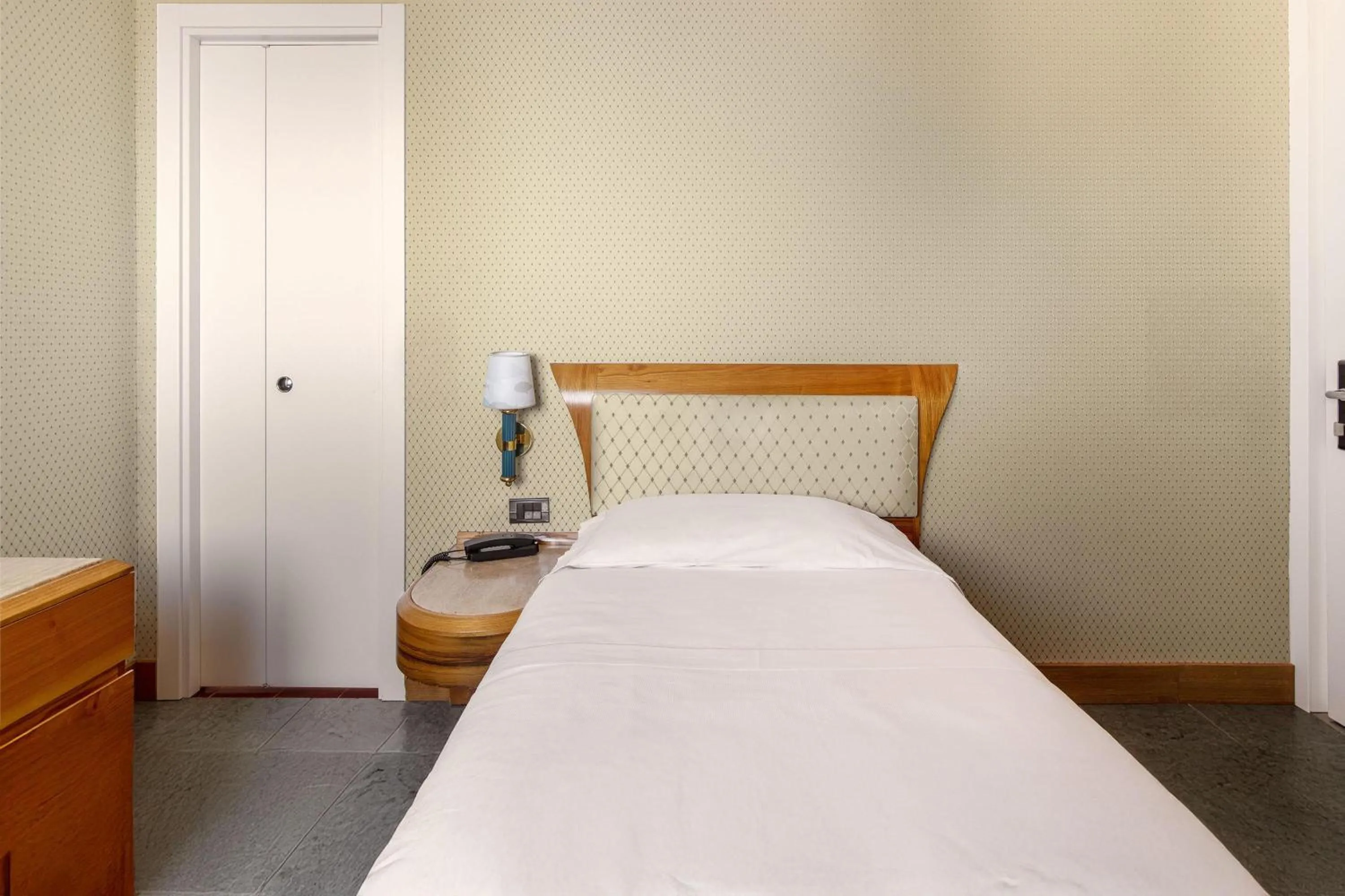 Photo of the whole room, Bed in B&B Hotel Chioggia Airone