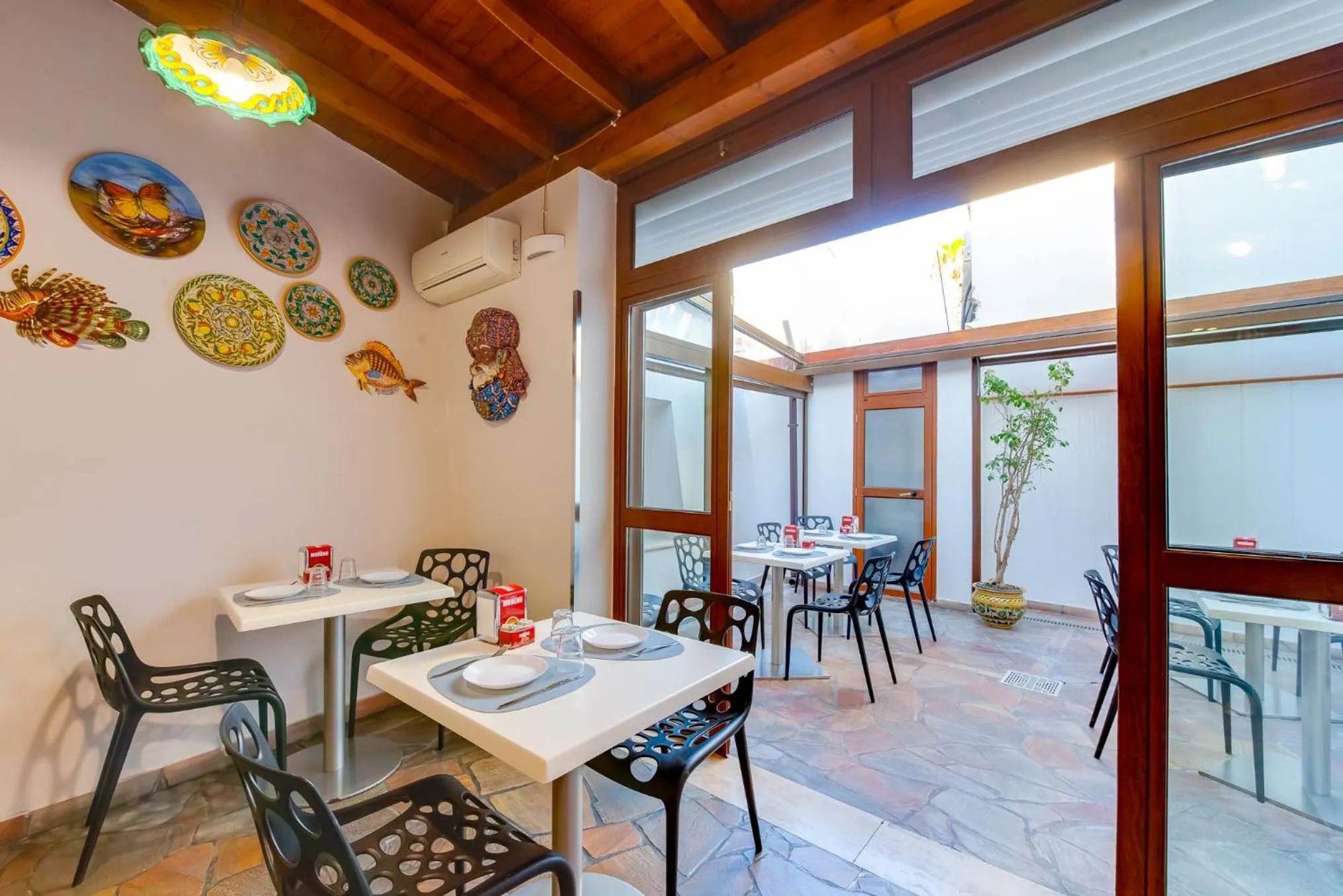 Patio in Hotel Aliai