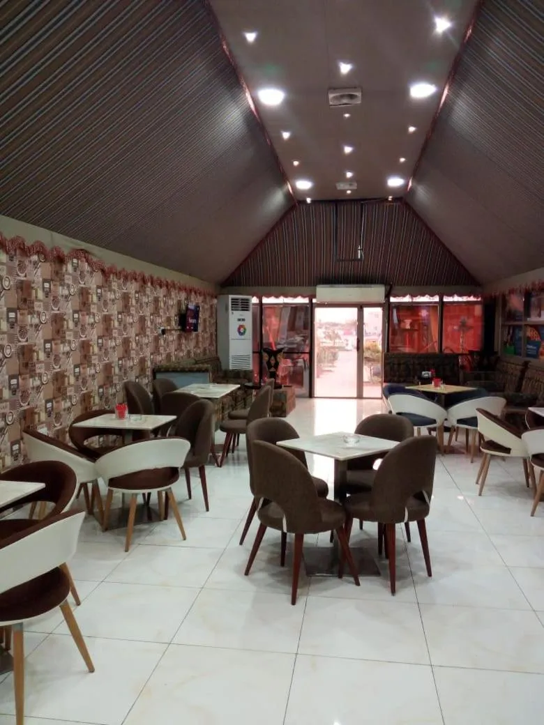 Restaurant/places to eat in Royal View Hotel