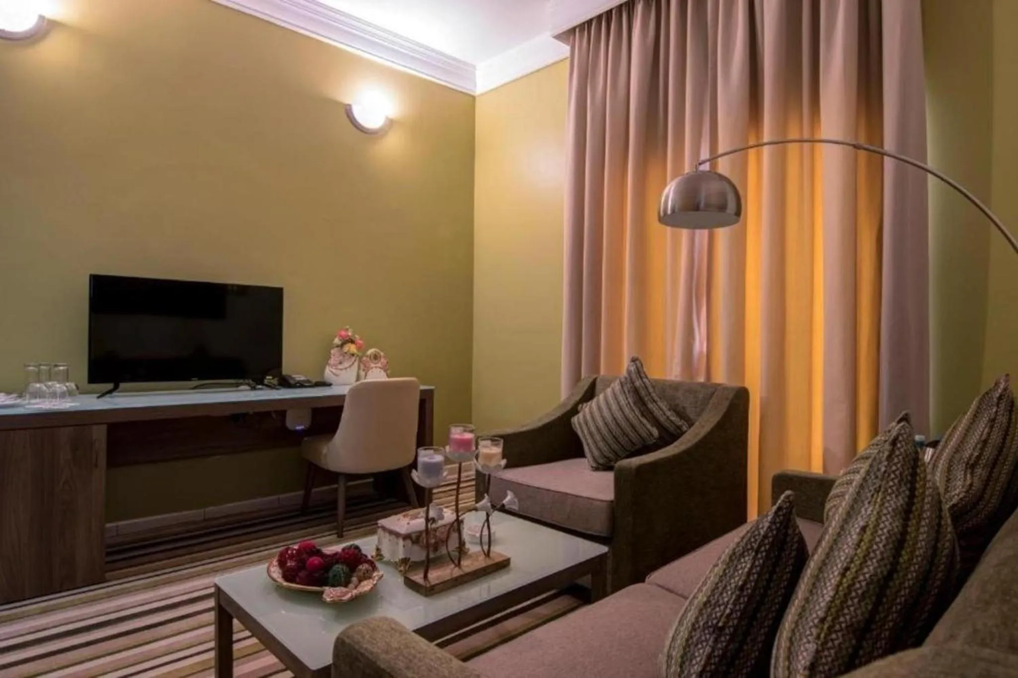 TV and multimedia in Royal View Hotel