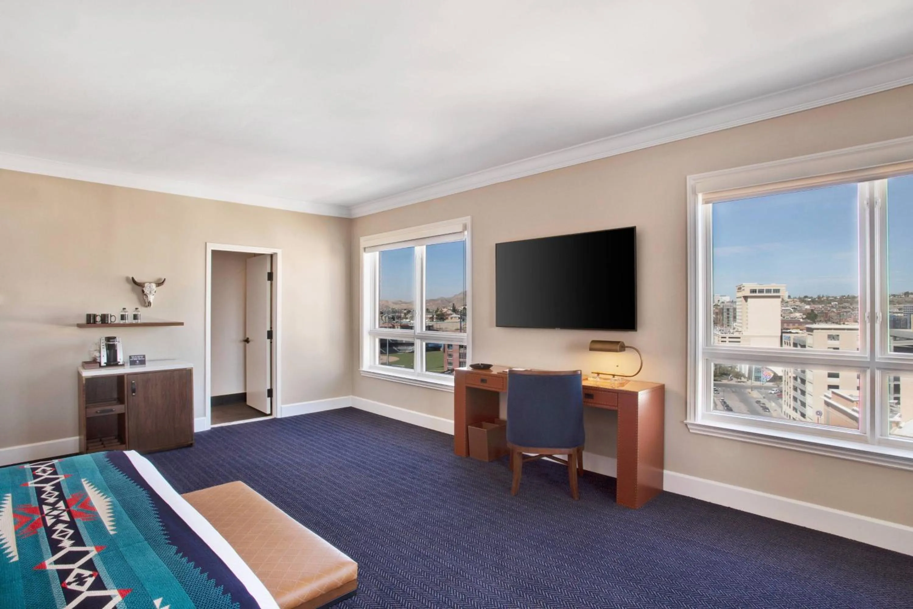 Bedroom, Bed in Hotel Paso Del Norte, Autograph Collection