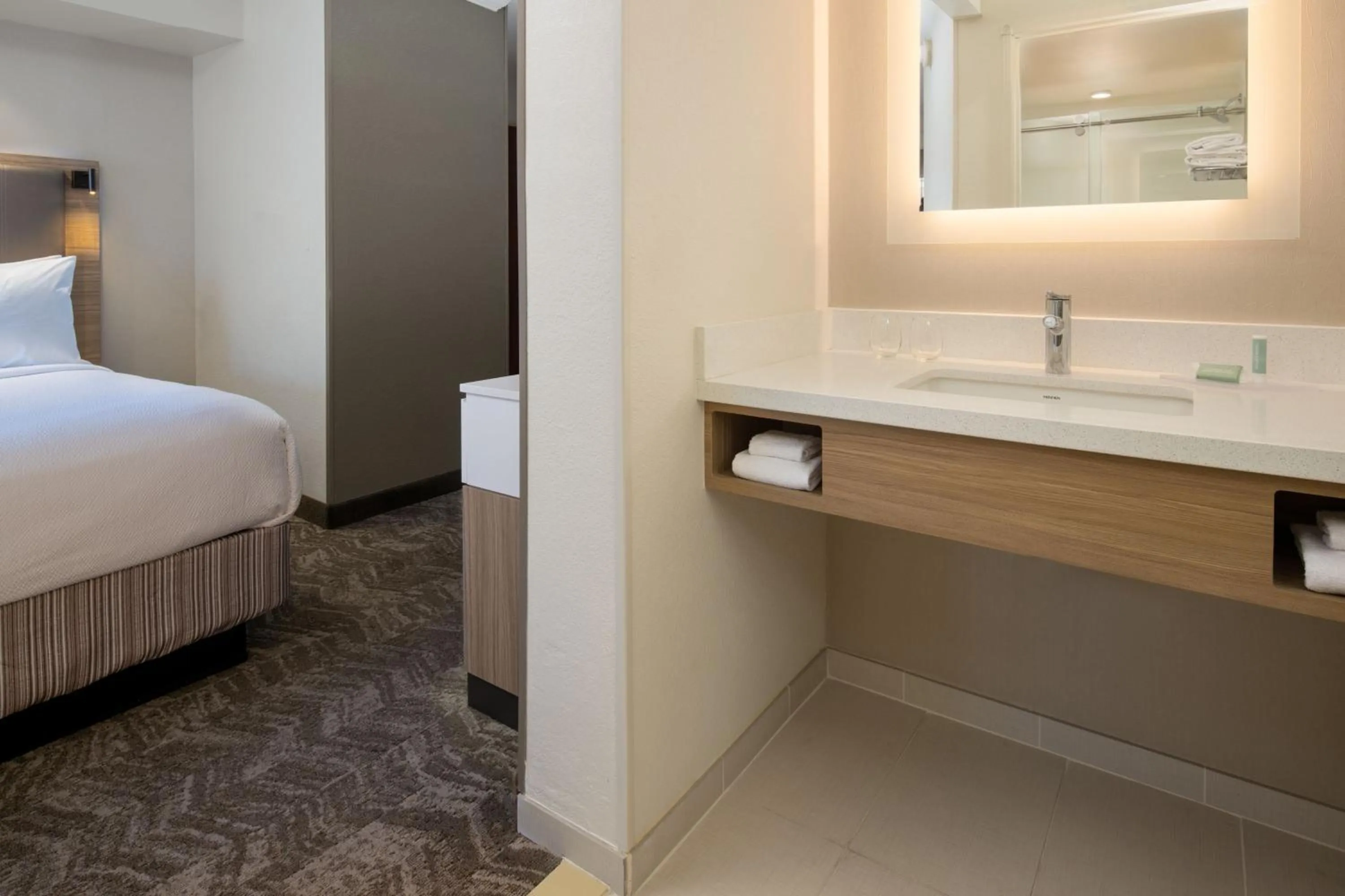 Bathroom, Bed in SpringHill Suites by Marriott Medford