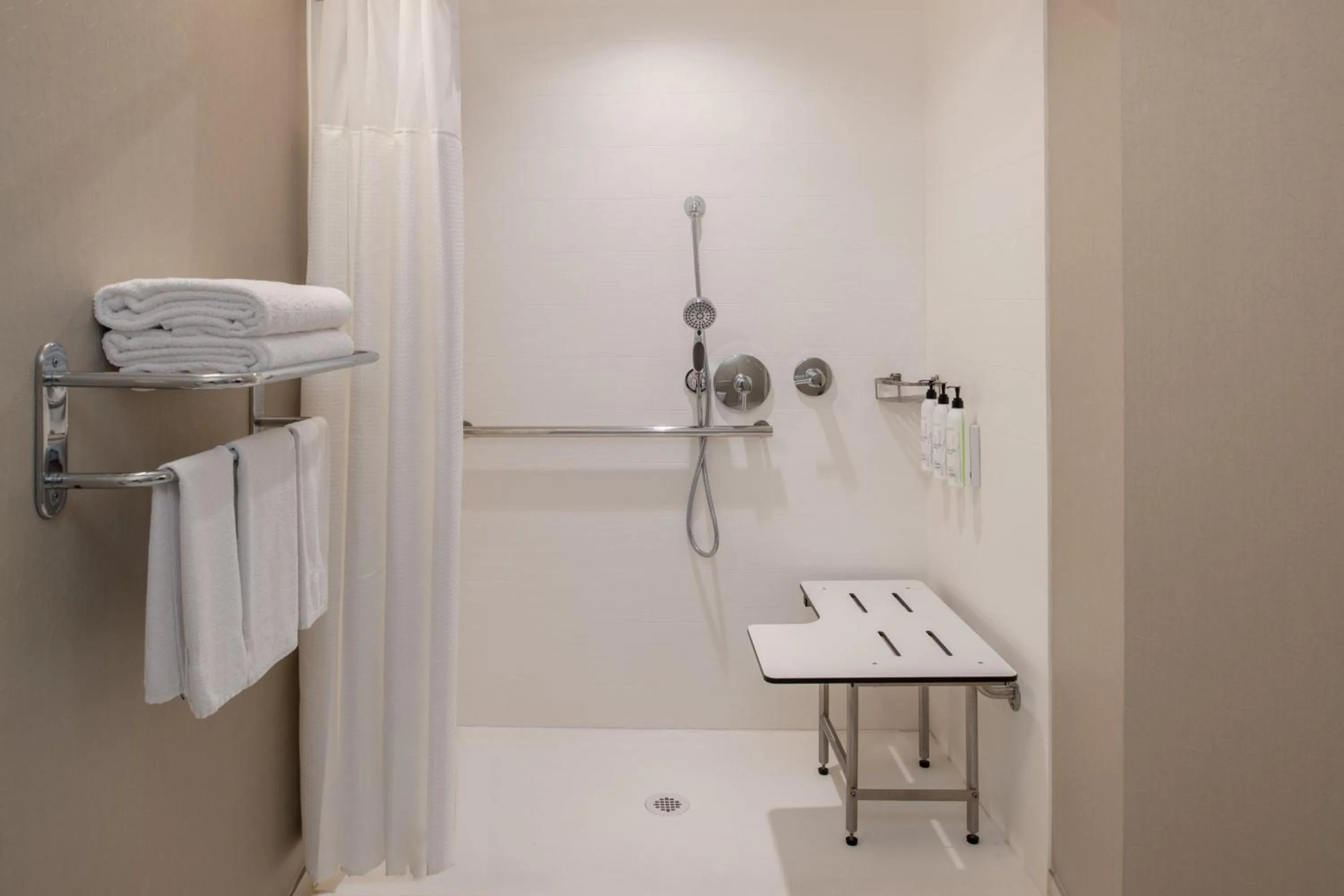 Bathroom in SpringHill Suites by Marriott Medford