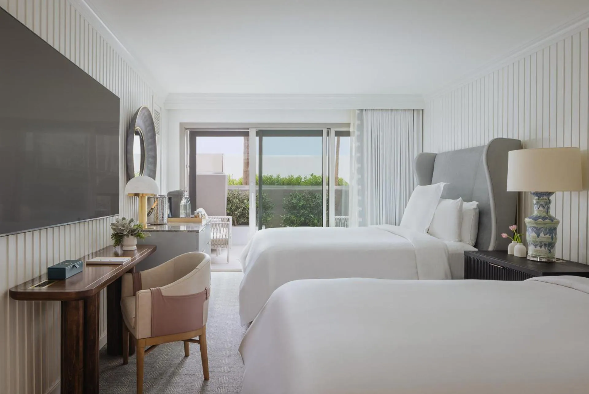 Bedroom, Bed in Regent Santa Monica Beach