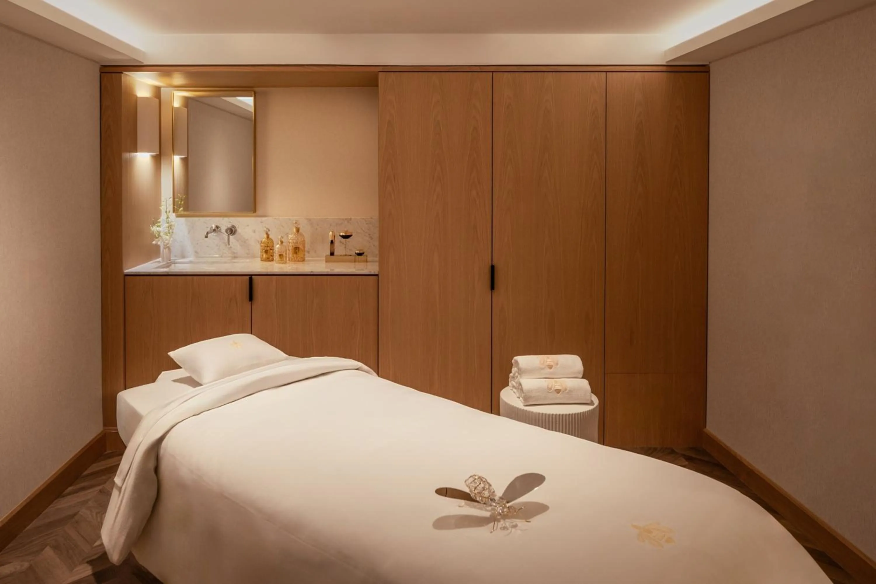 Spa and wellness centre/facilities, Bed in Regent Santa Monica Beach