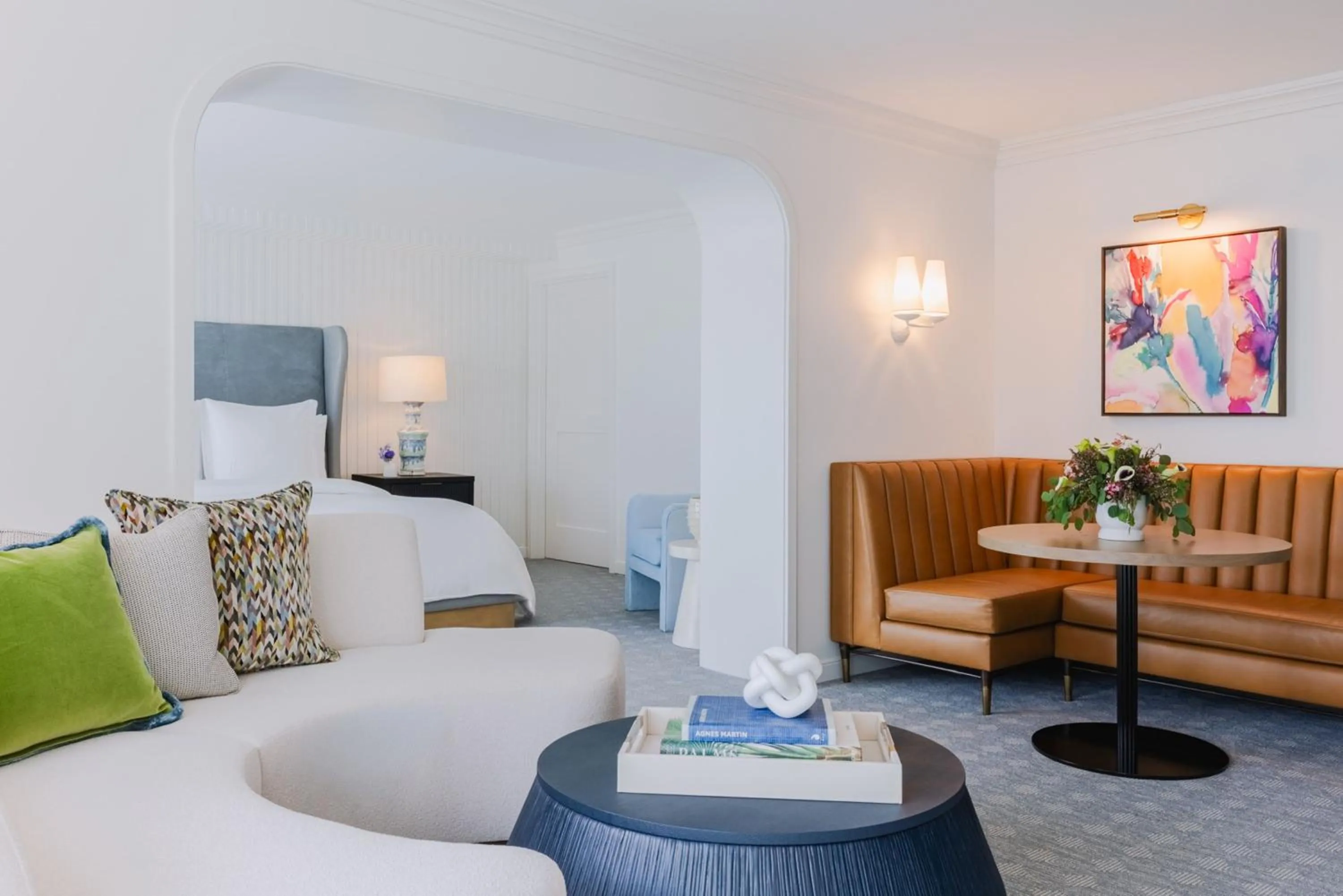 Living room, Bed in Regent Santa Monica Beach