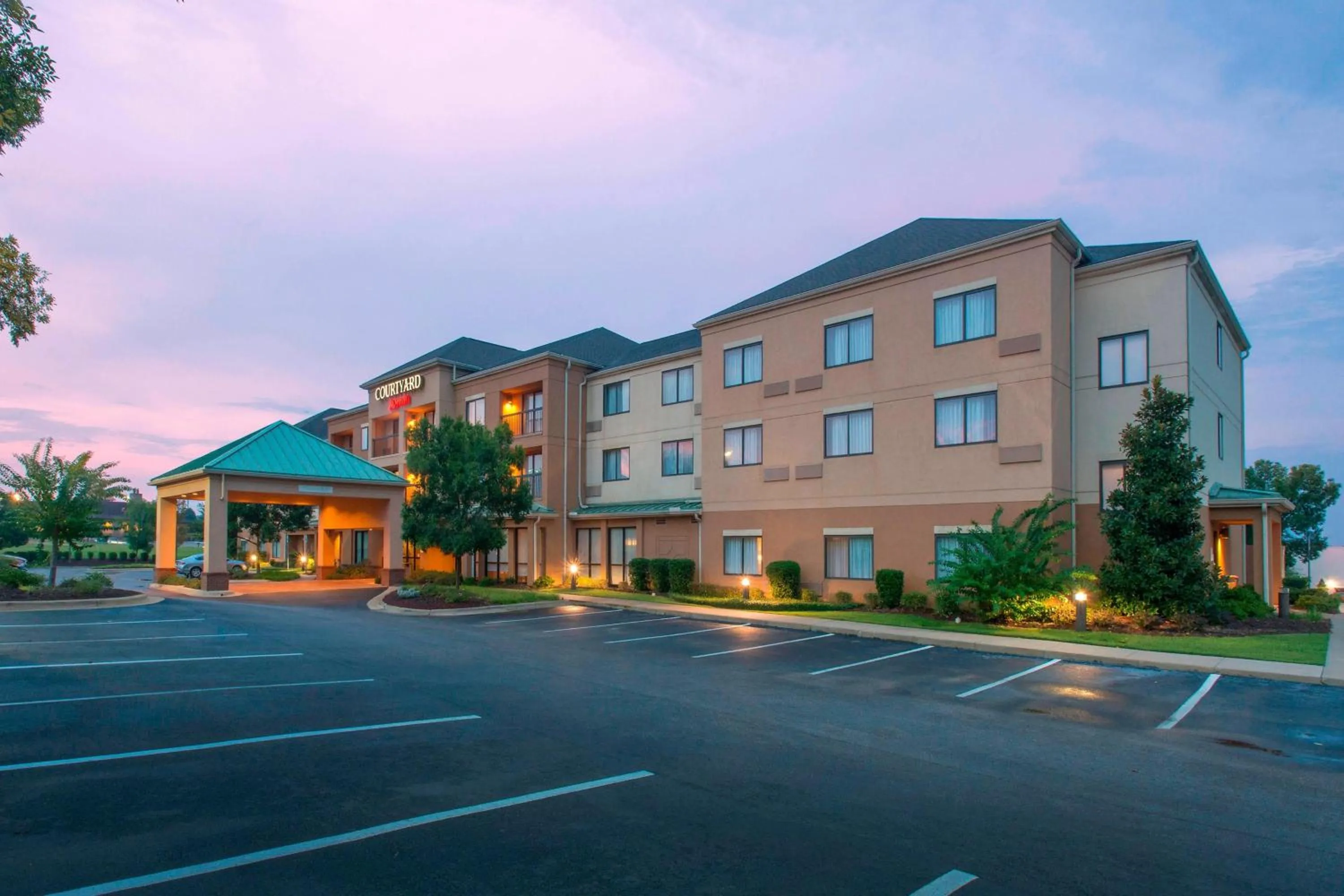 Property building in Courtyard by Marriott Montgomery Prattville