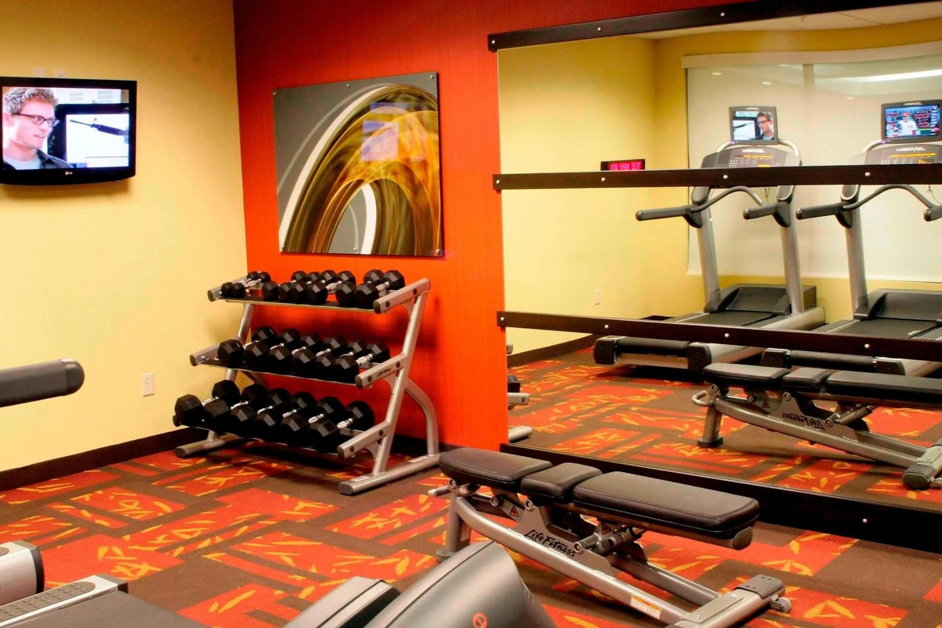 Fitness centre/facilities in Courtyard Medford Airport