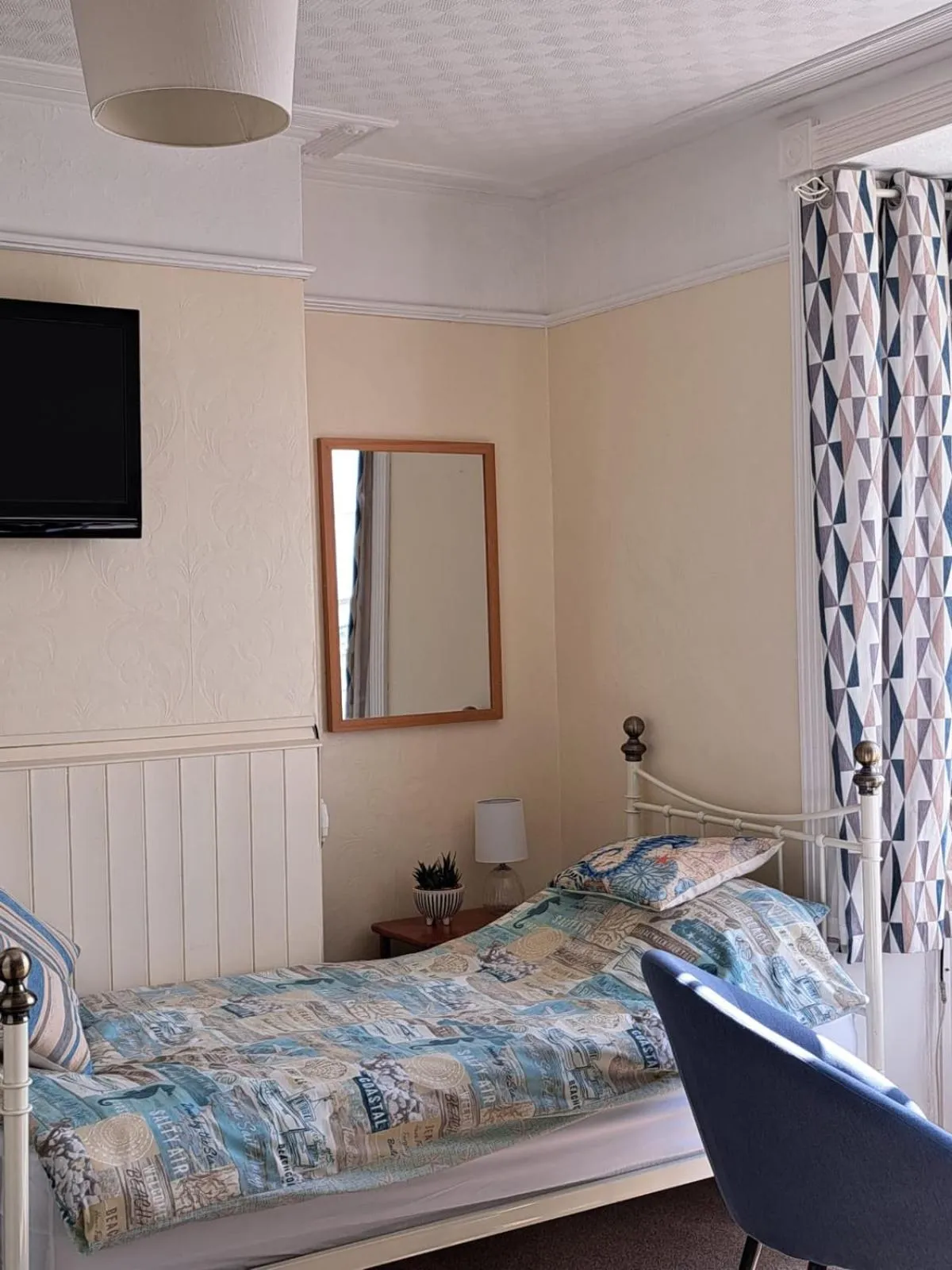 Bed in Lyndale Guest House