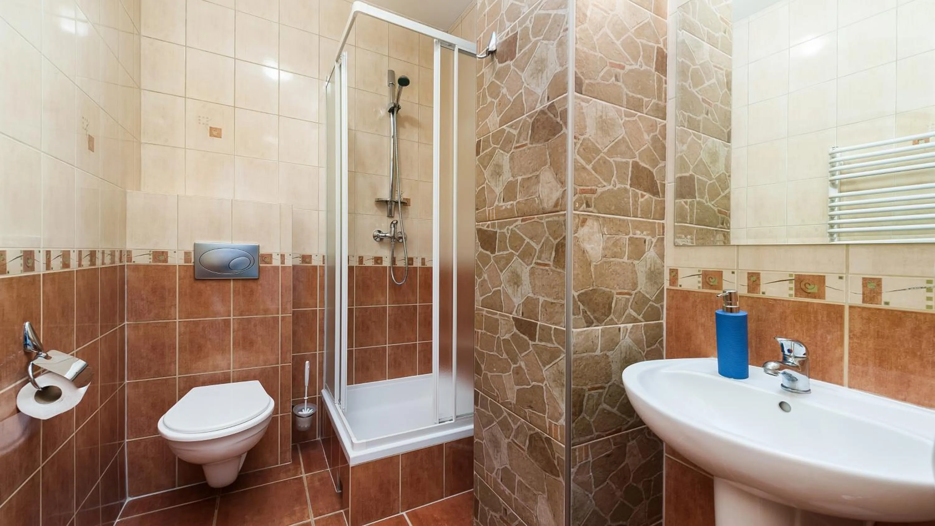 Shower in Zakopane Centrum, Sun & Snow