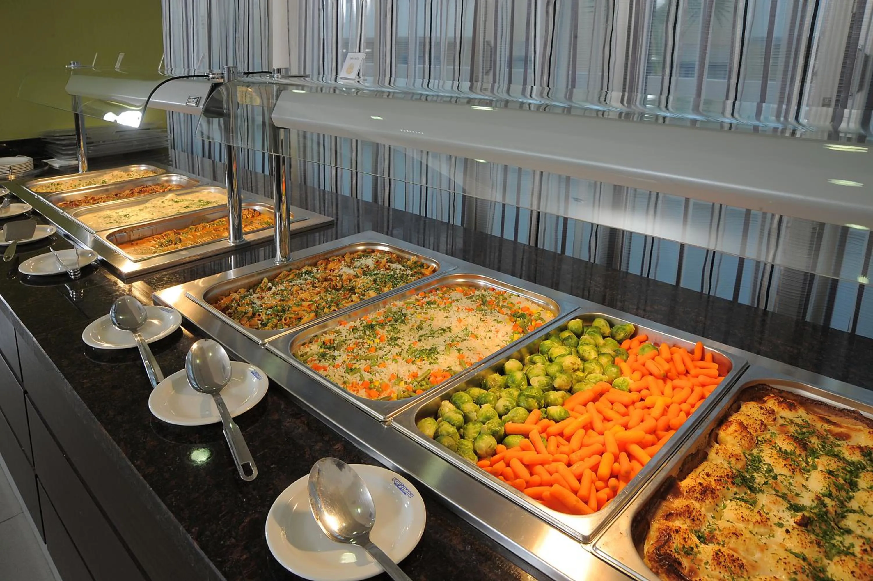 Restaurant/places to eat in Euronapa Hotel Apartments