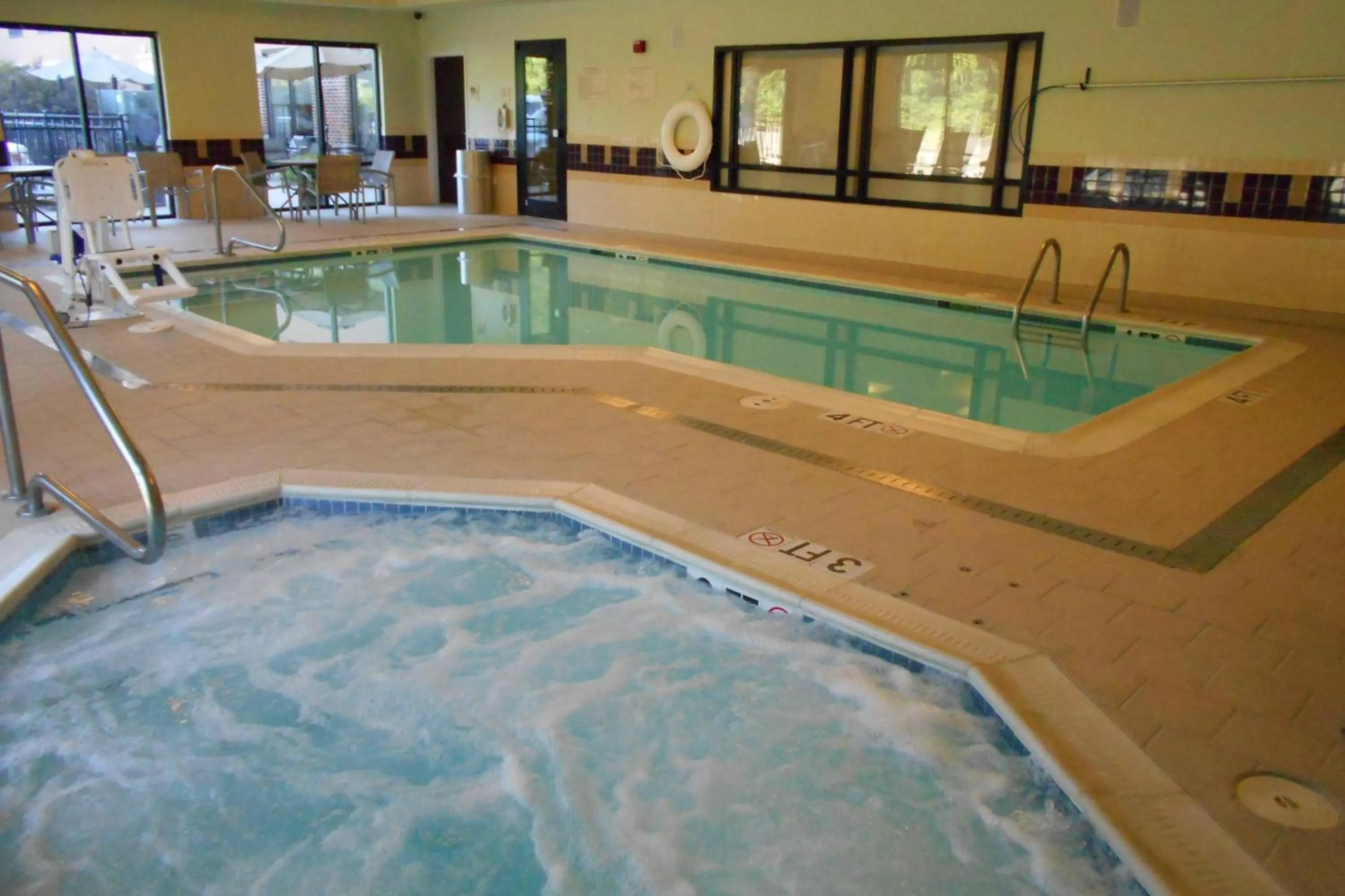 Swimming pool in SpringHill Suites by Marriott Morgantown