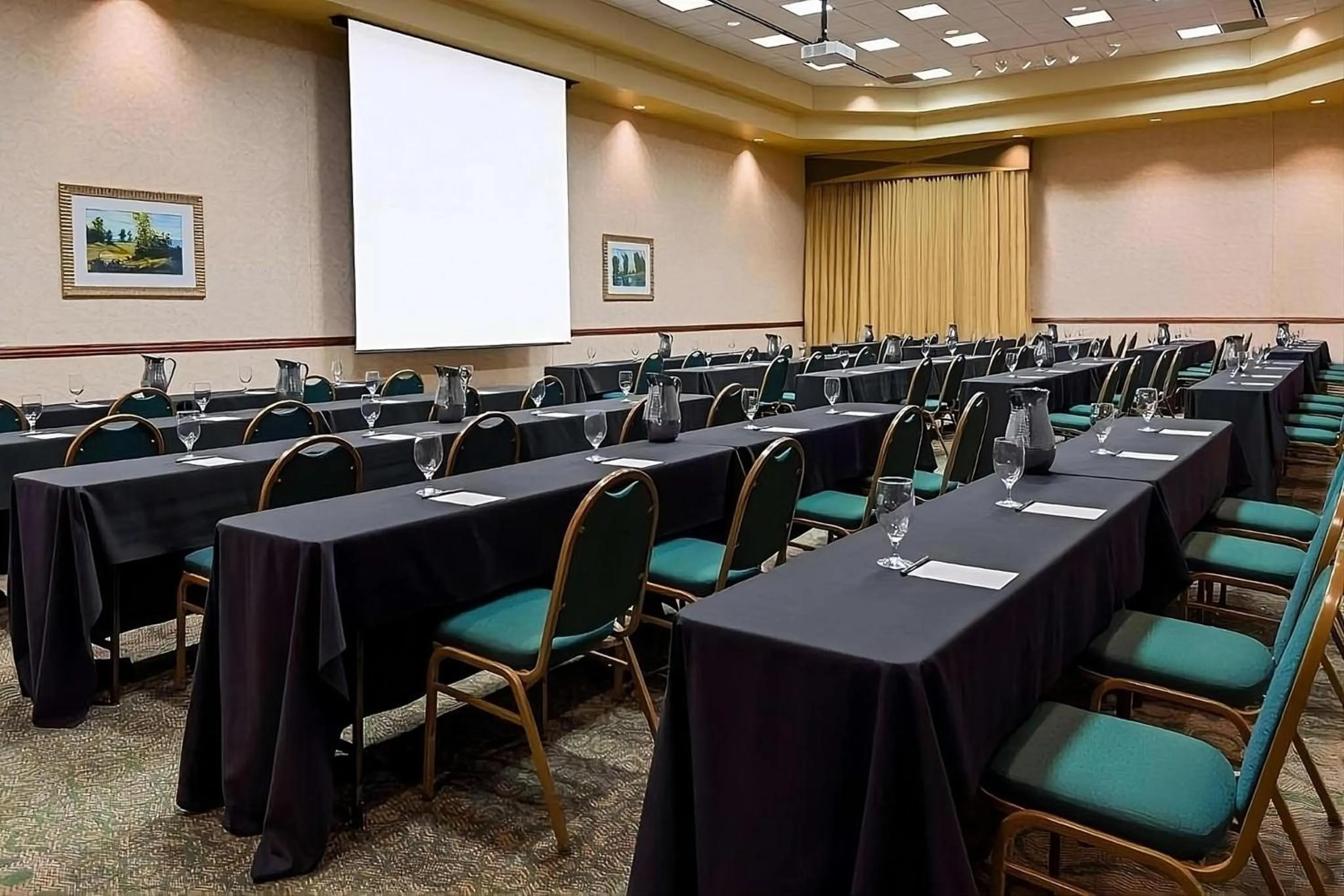 Meeting/conference room in Sonesta Essential Junction City