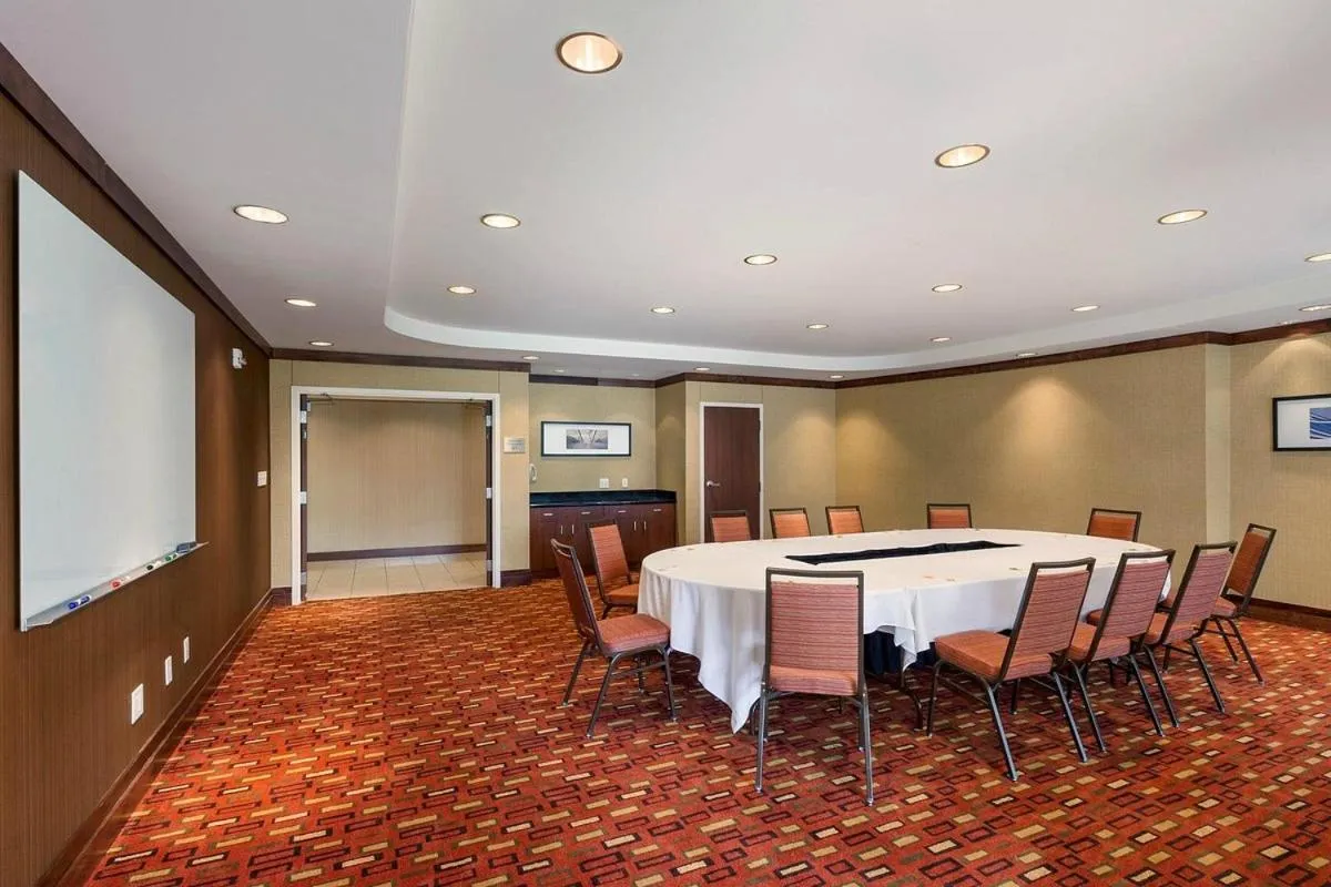 Meeting/conference room in Courtyard by Marriott Junction City