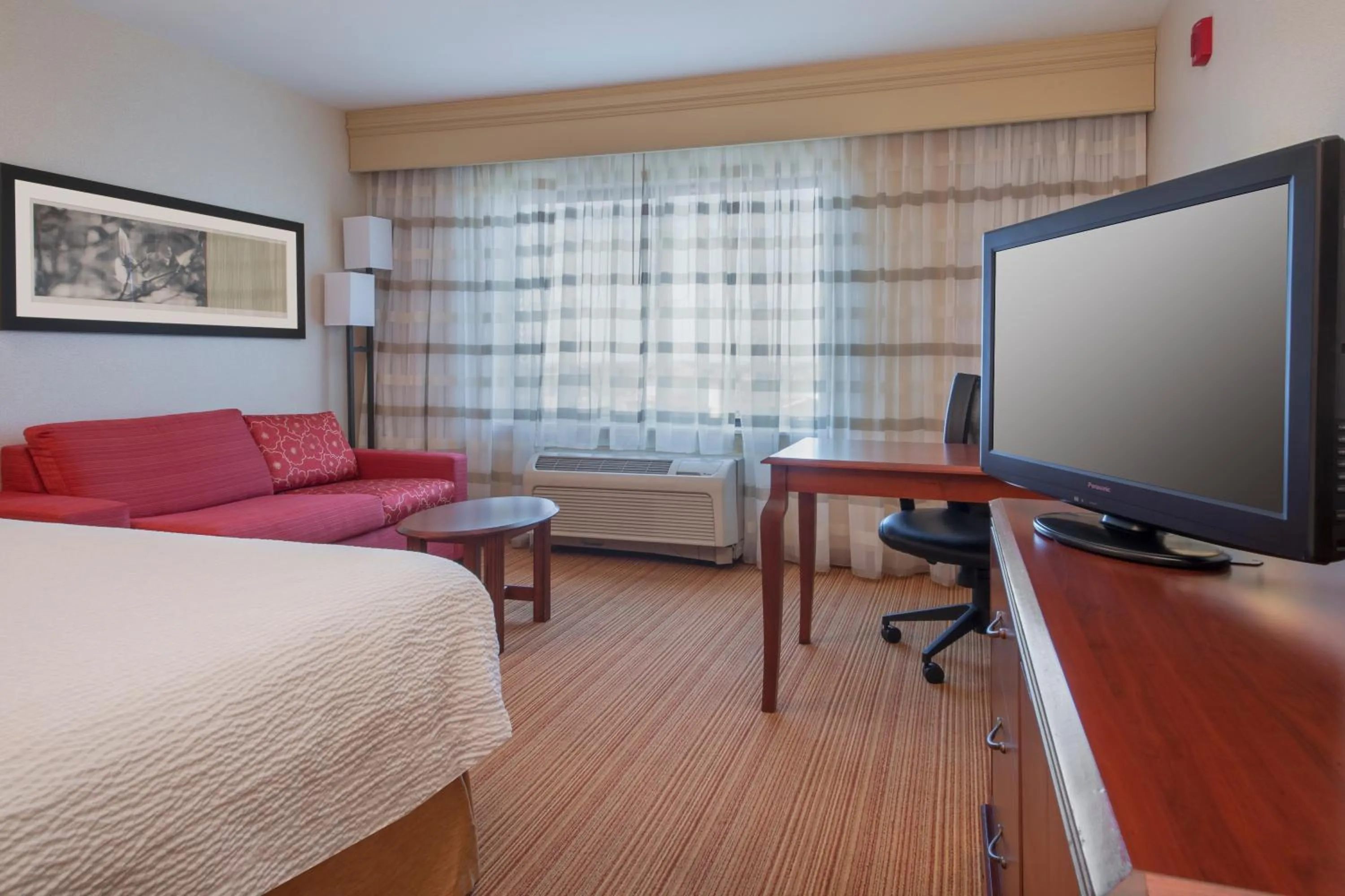 Bedroom, Bed in Courtyard by Marriott Junction City