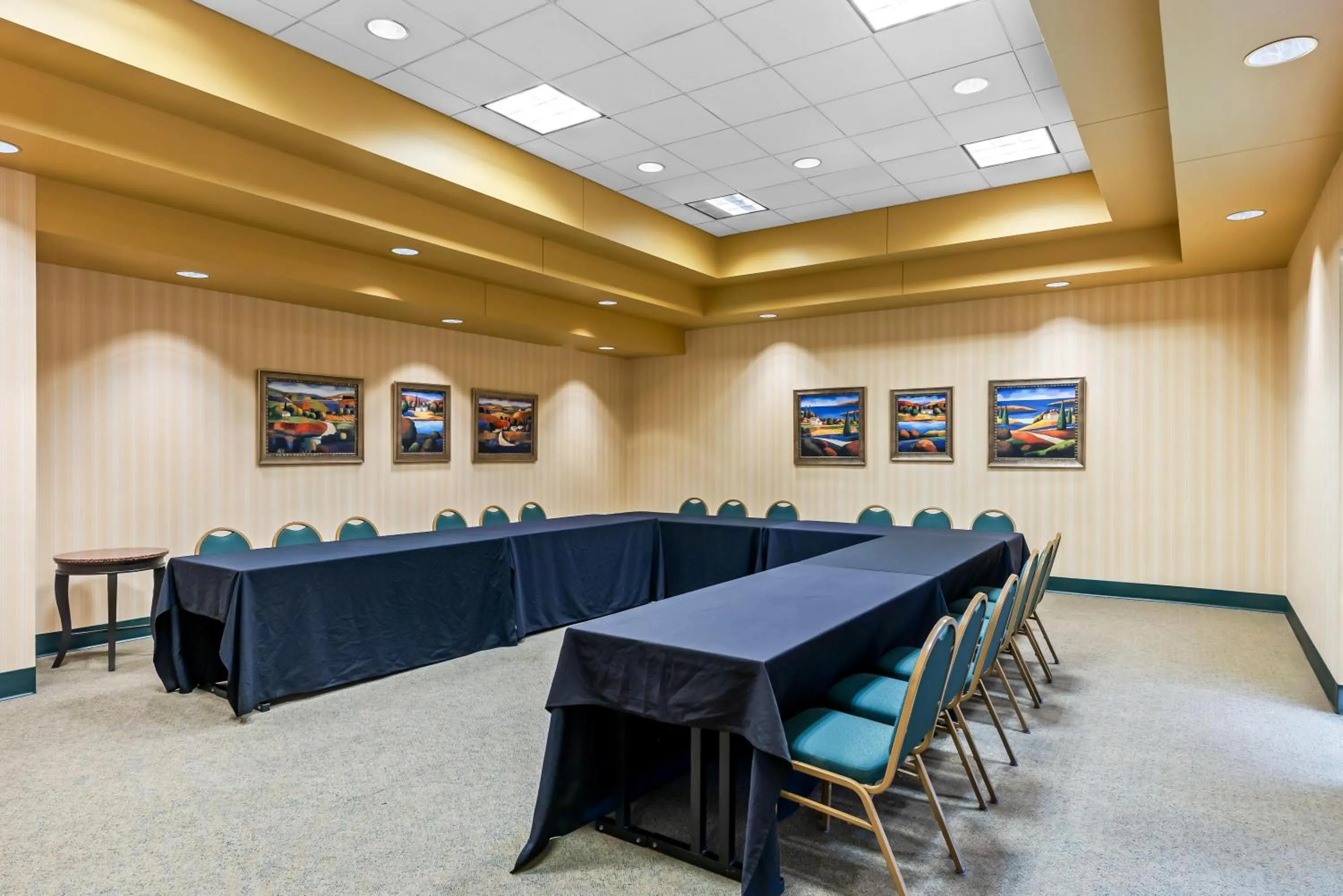 Meeting/conference room in Sonesta Essential Junction City