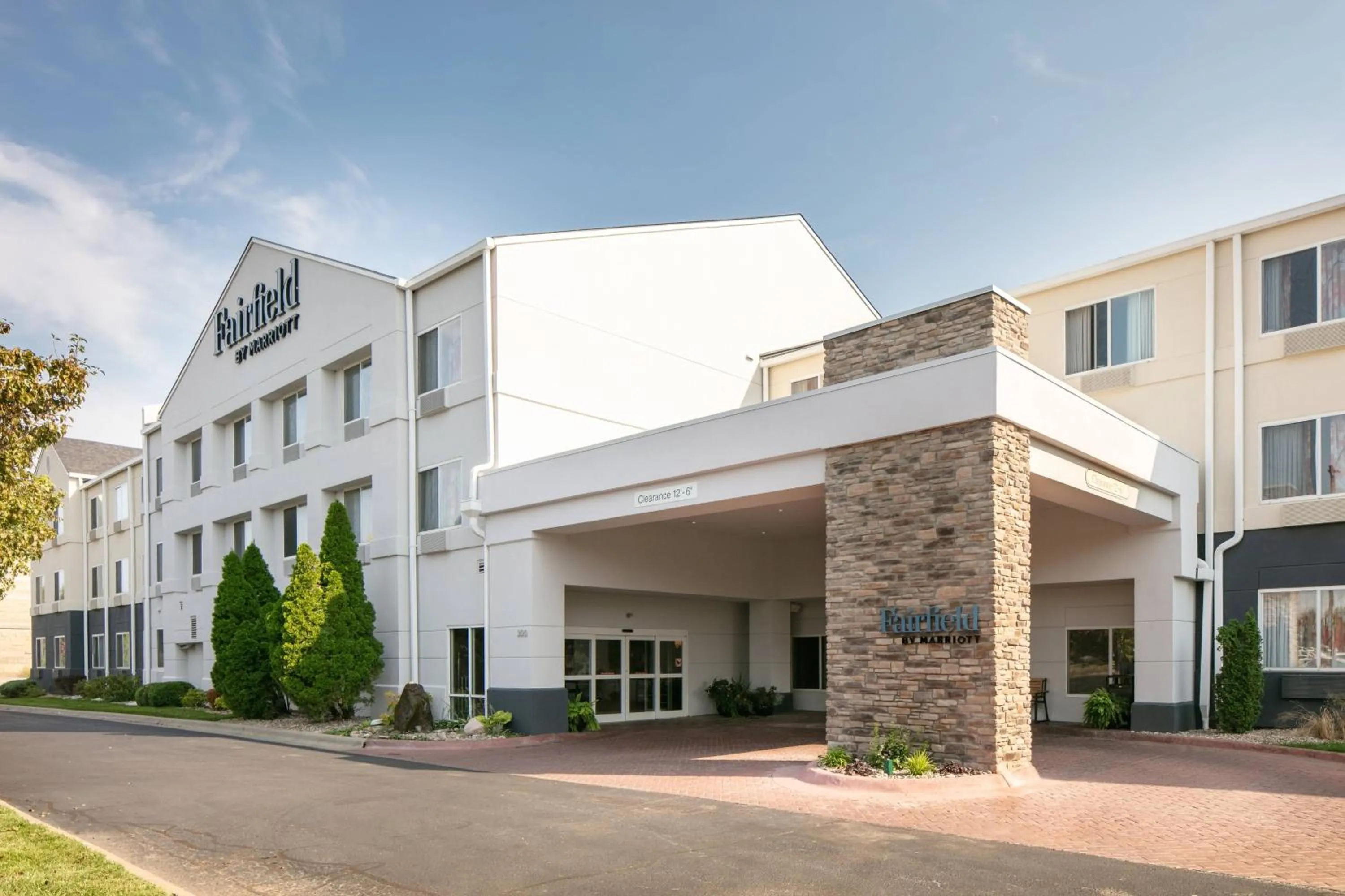 Property building in Fairfield Inn Manhattan, Kansas