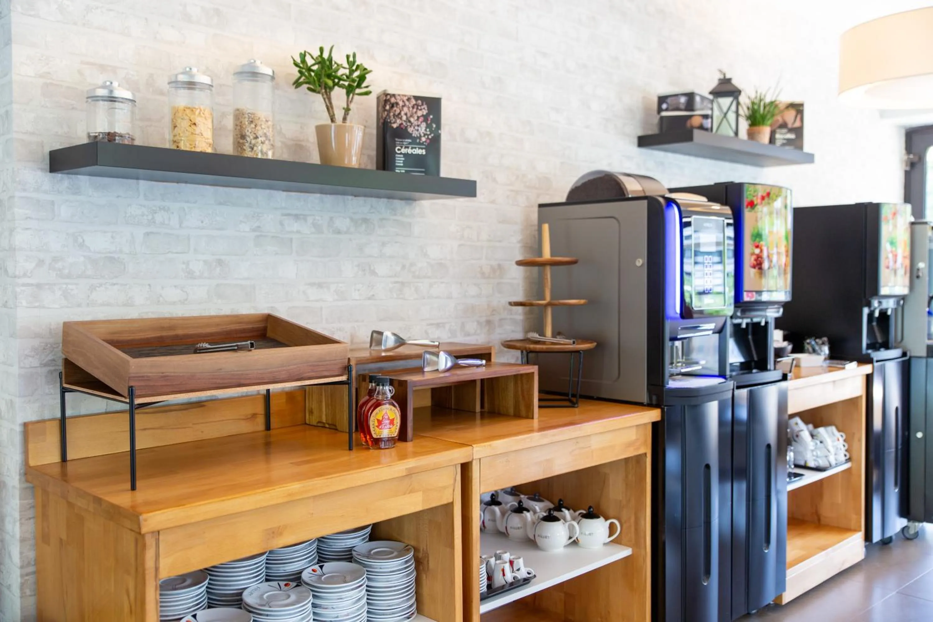 Breakfast in Zenitude Swiss Apparthotels