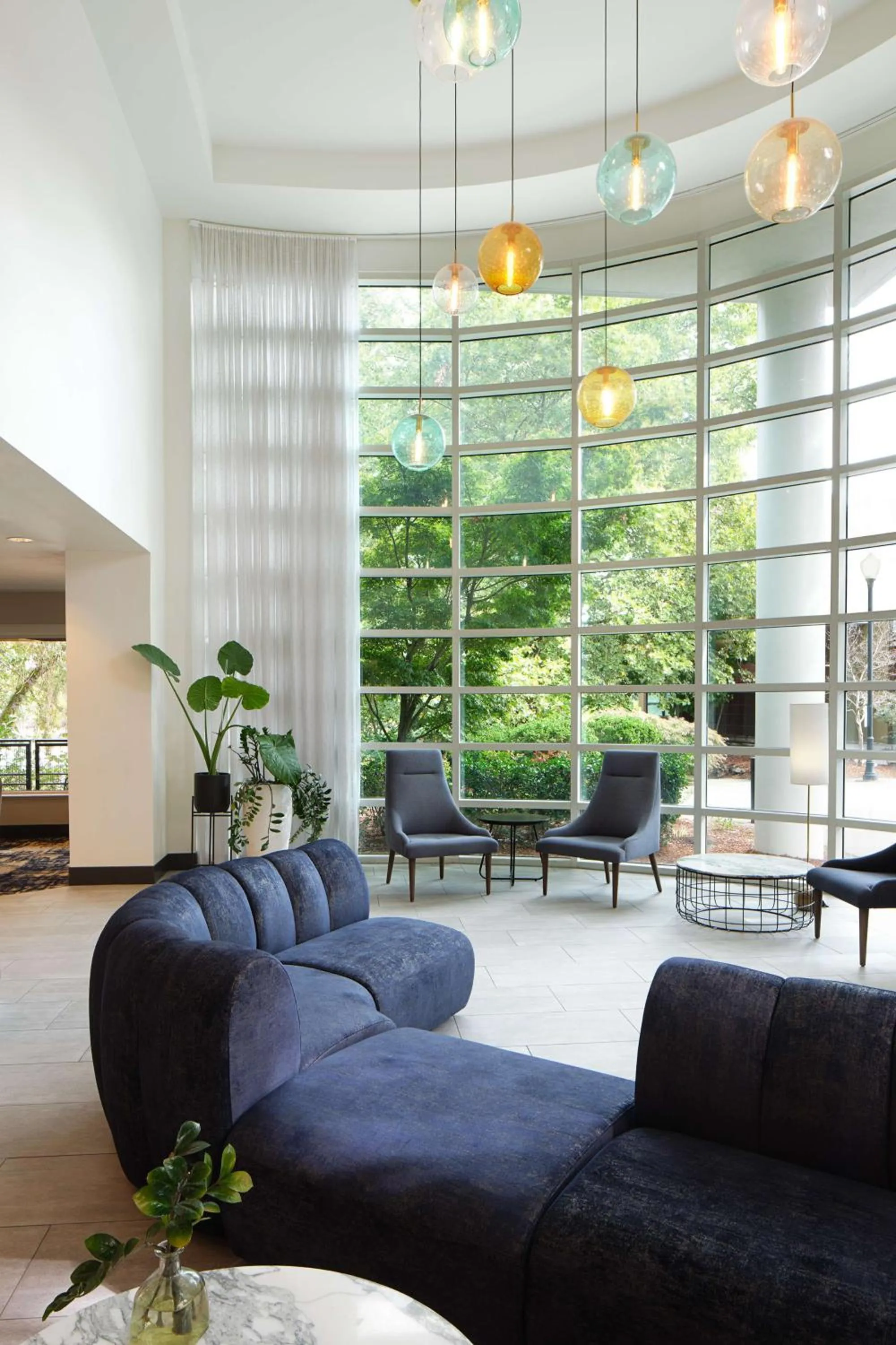 Lobby or reception in River's Edge Hotel Portland, Tapestry Collection by Hilton