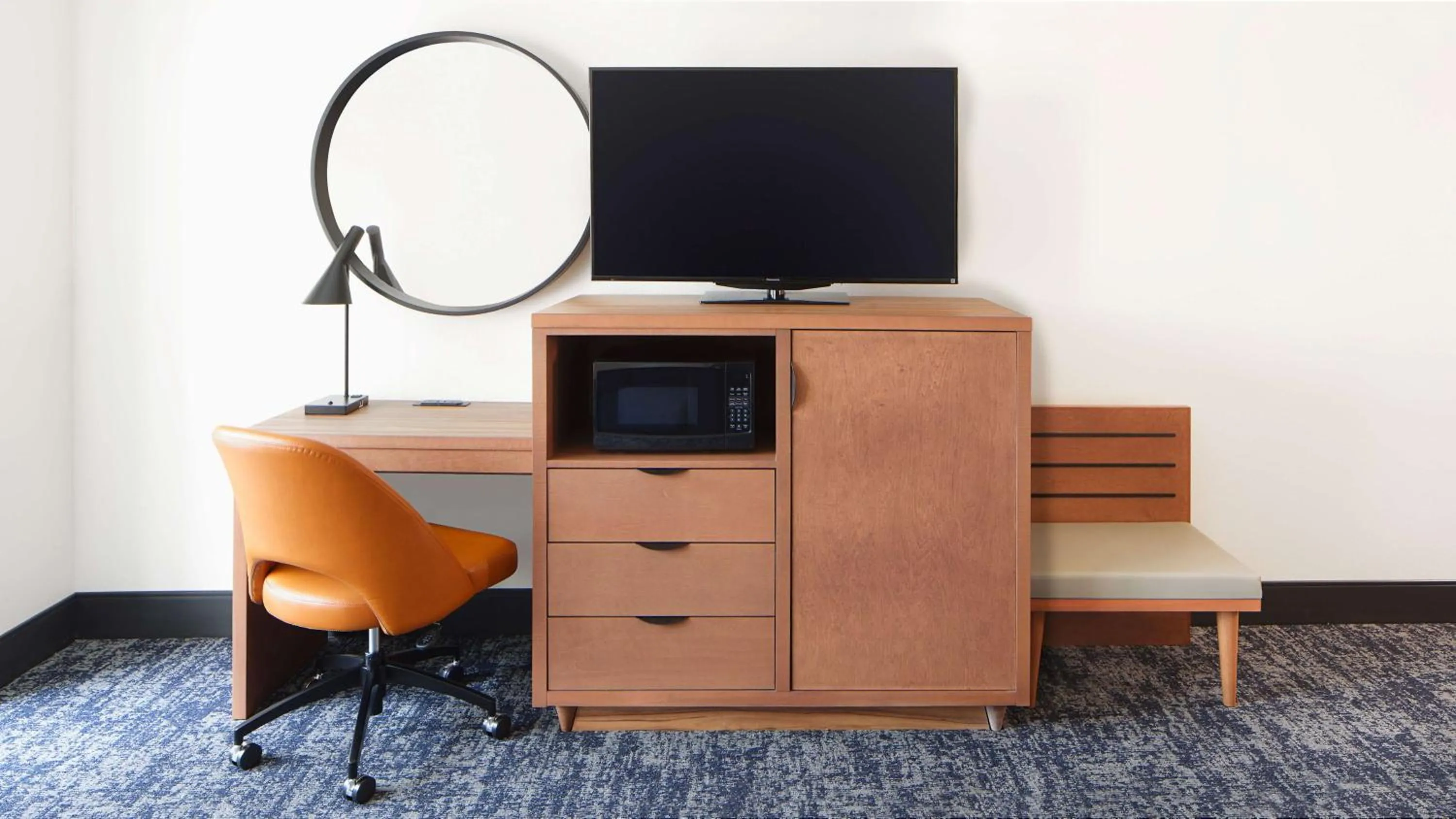 Bedroom in River's Edge Hotel Portland, Tapestry Collection by Hilton