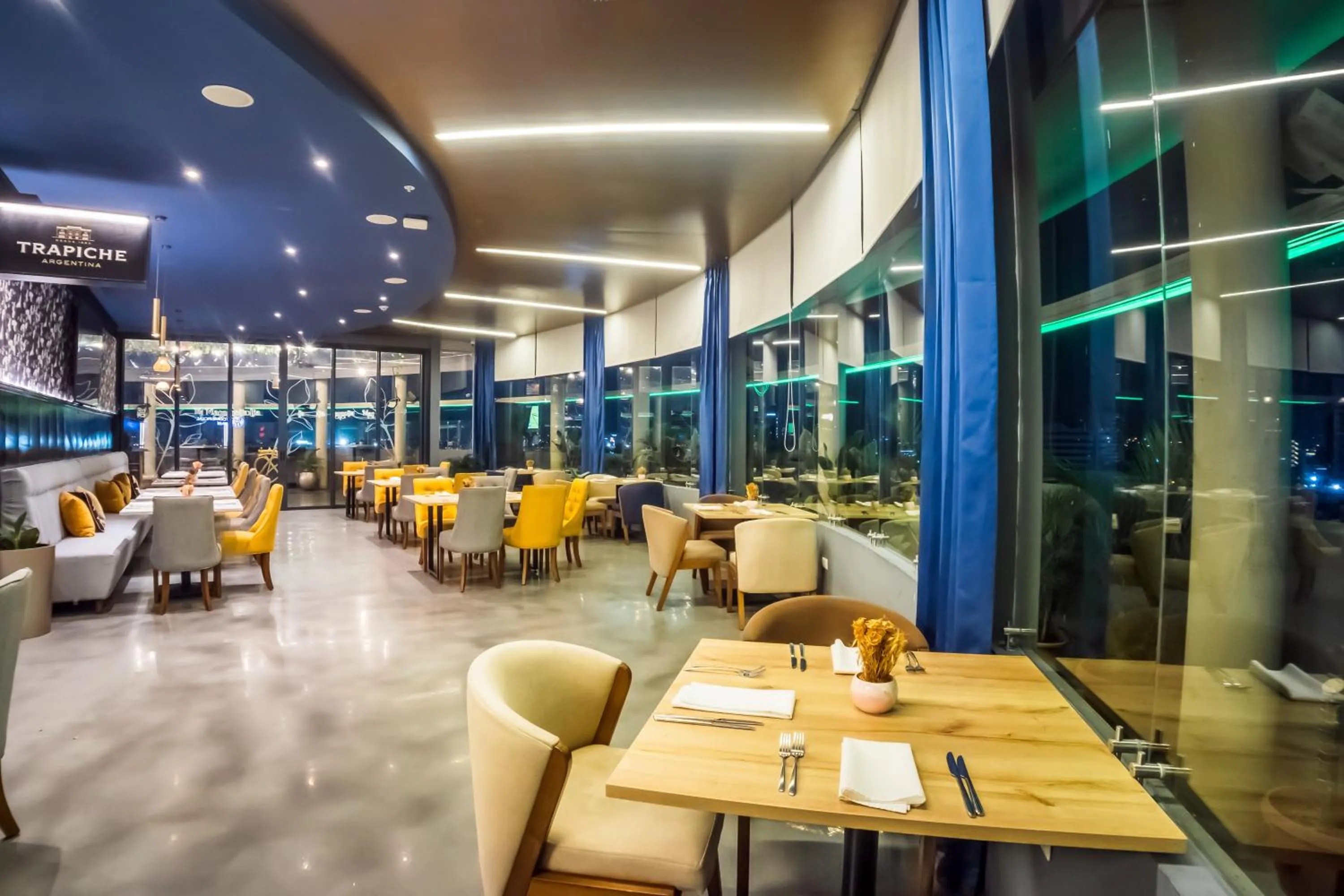 Restaurant/places to eat in Wyndham Garden Guayaquil