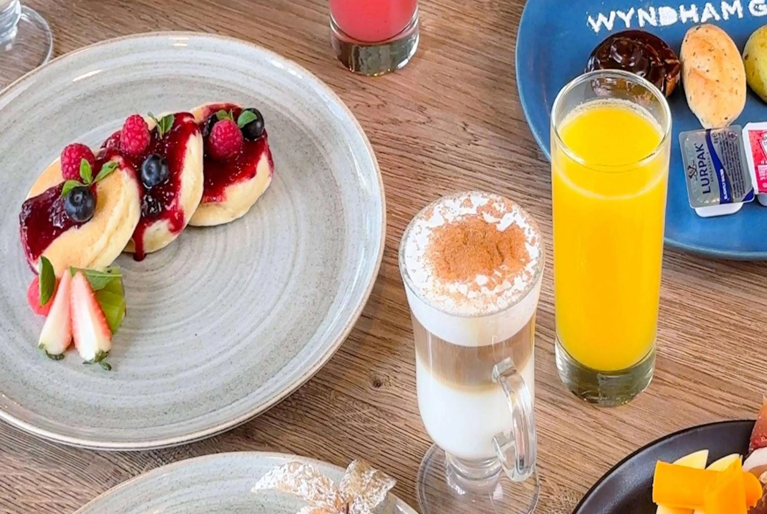 Property building in Wyndham Garden Quito