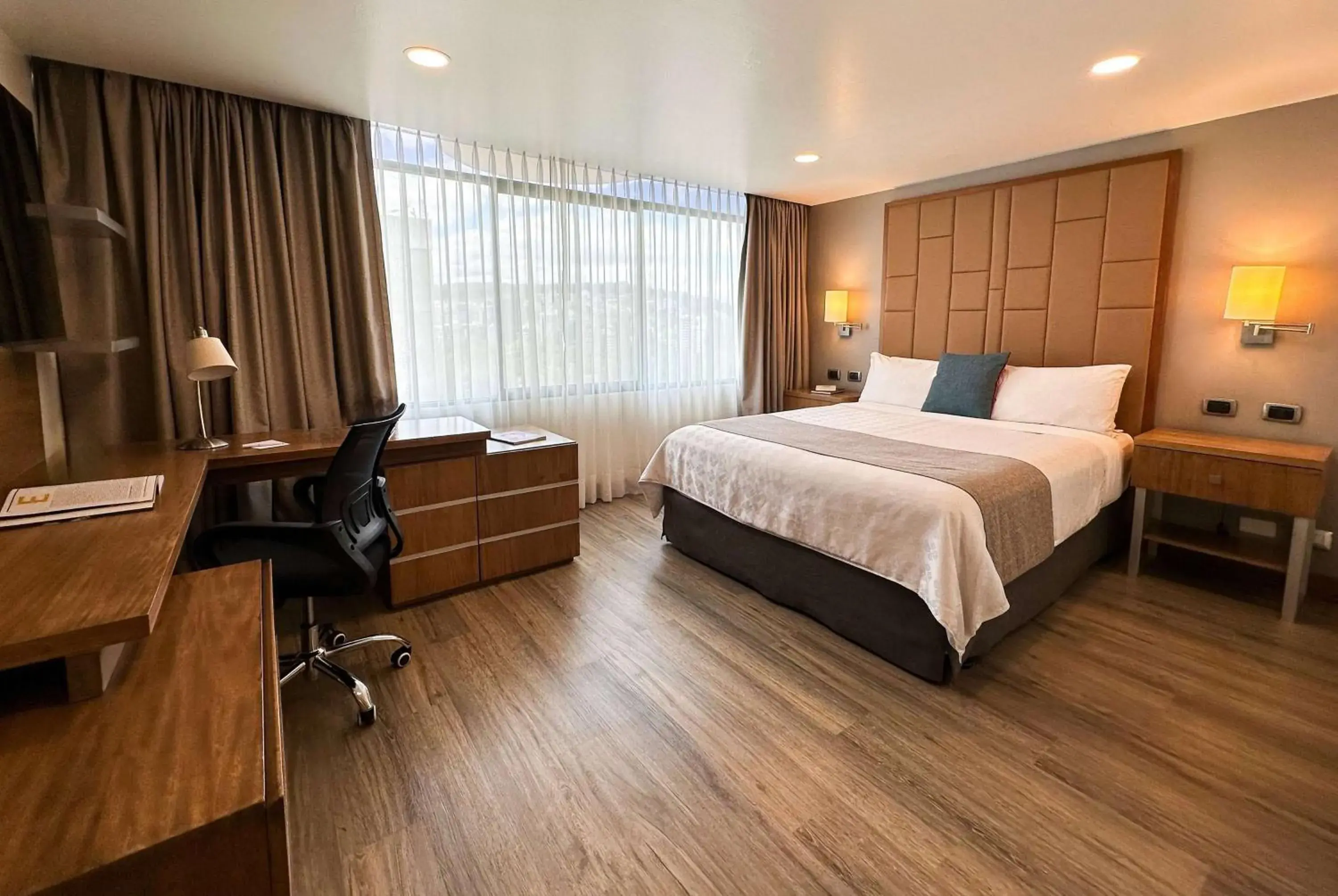 Queen Room/Garden Floor - Non-Smoking in Wyndham Garden Quito Queen Room/Garden Floor - Non-Smoking in Wyndham Garden Quito