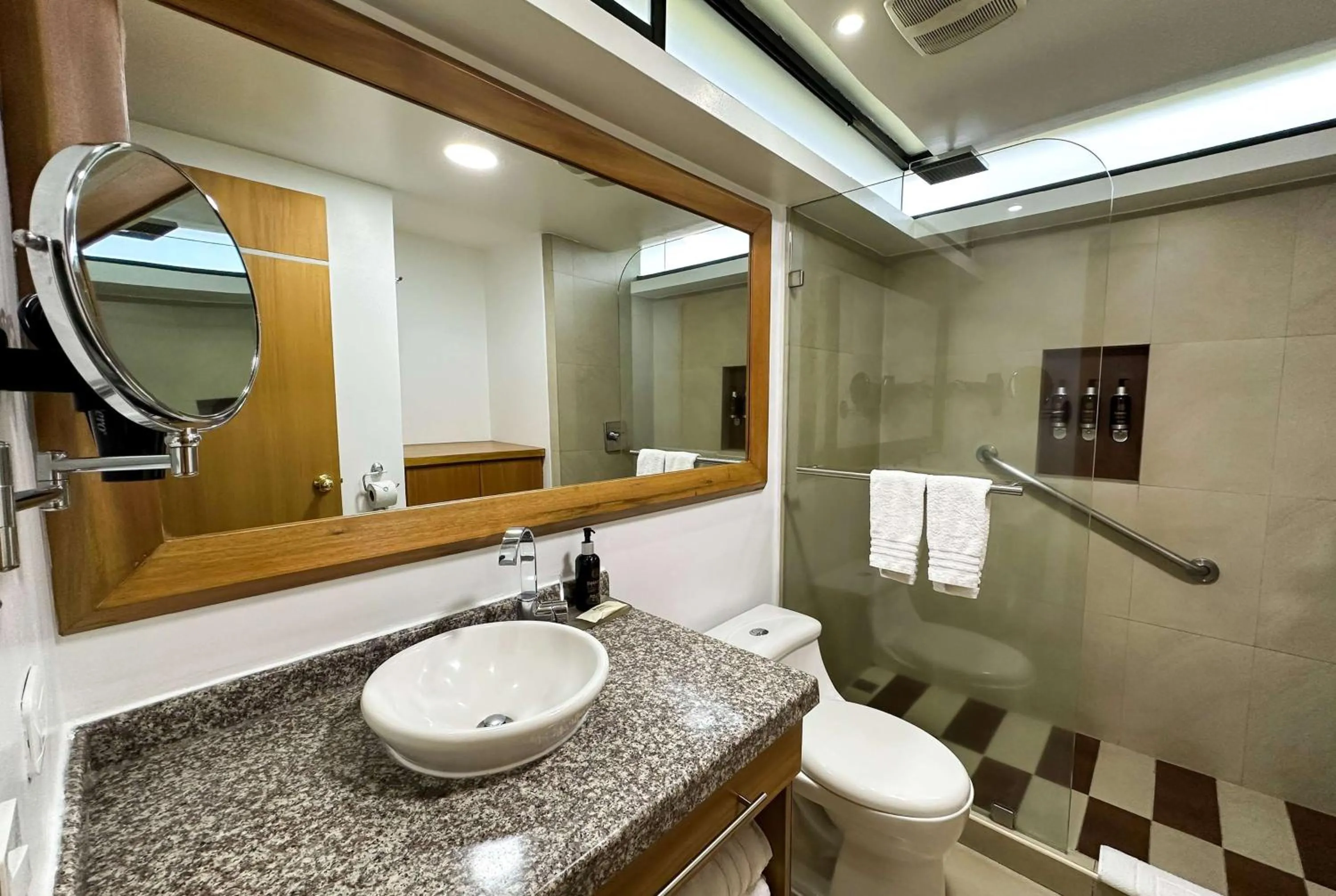 Bathroom in Wyndham Garden Quito