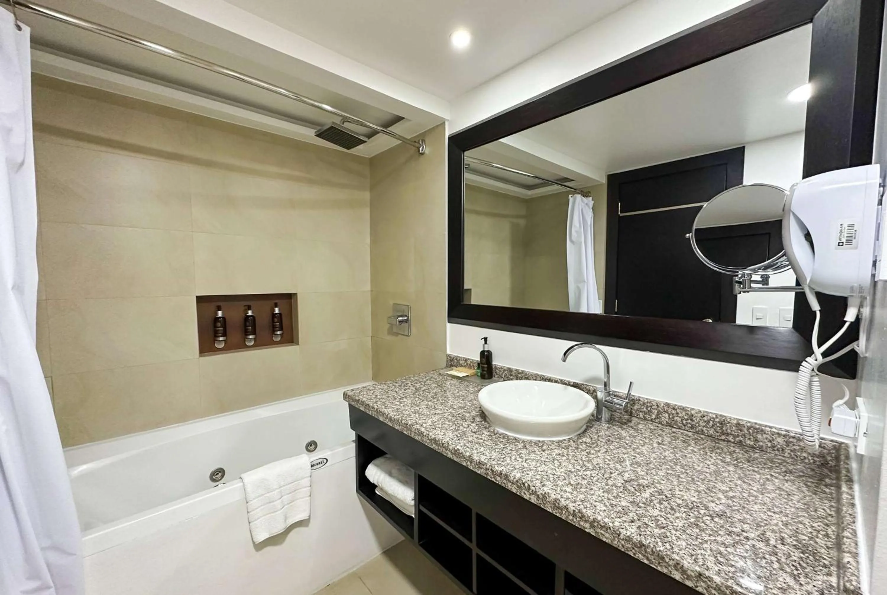 Bathroom in Wyndham Garden Quito