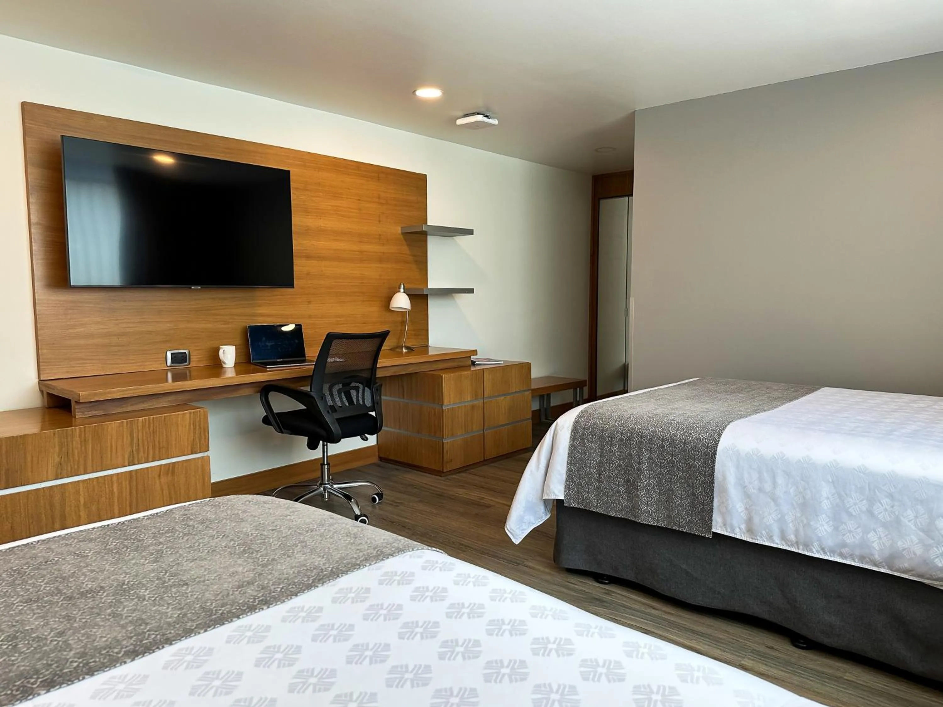 Bed in Wyndham Garden Quito