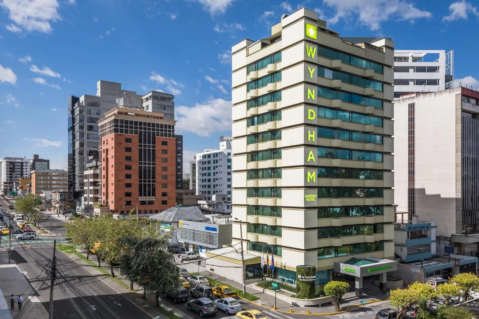 Property building in Wyndham Garden Quito