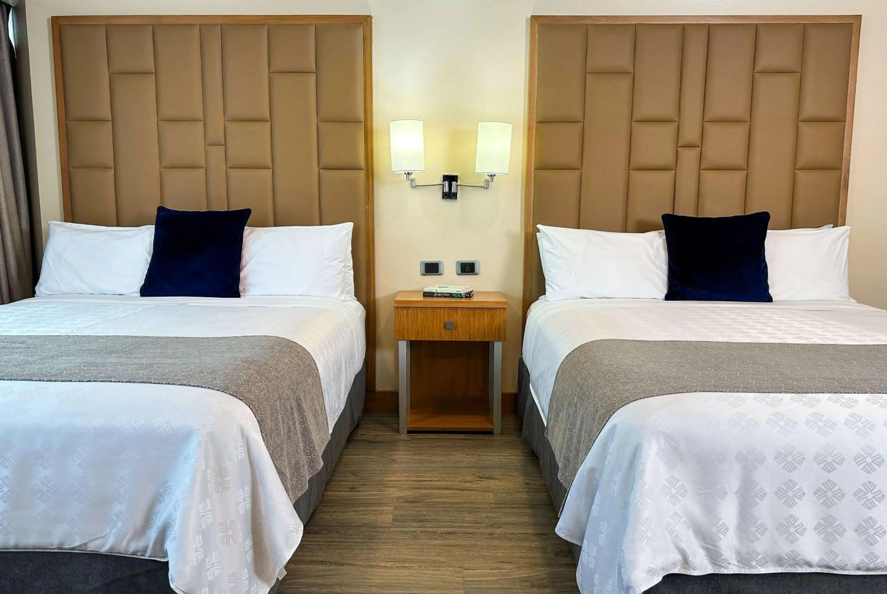 Photo of the whole room, Bed in Wyndham Garden Quito