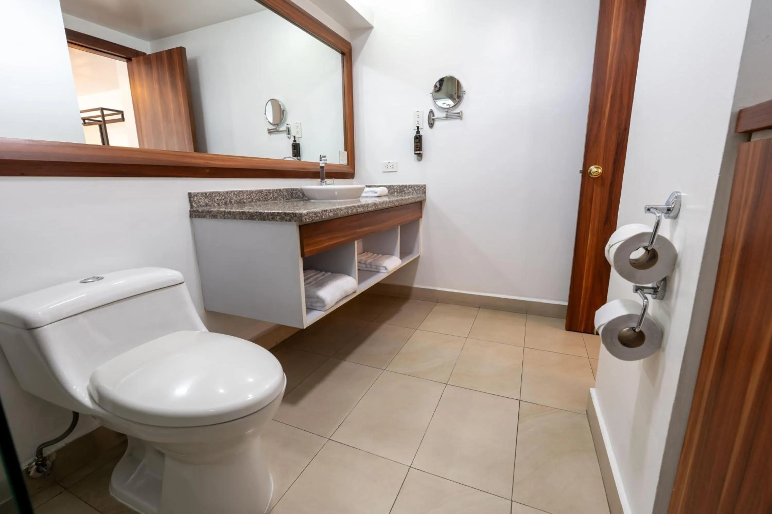 Bathroom in Wyndham Garden Quito