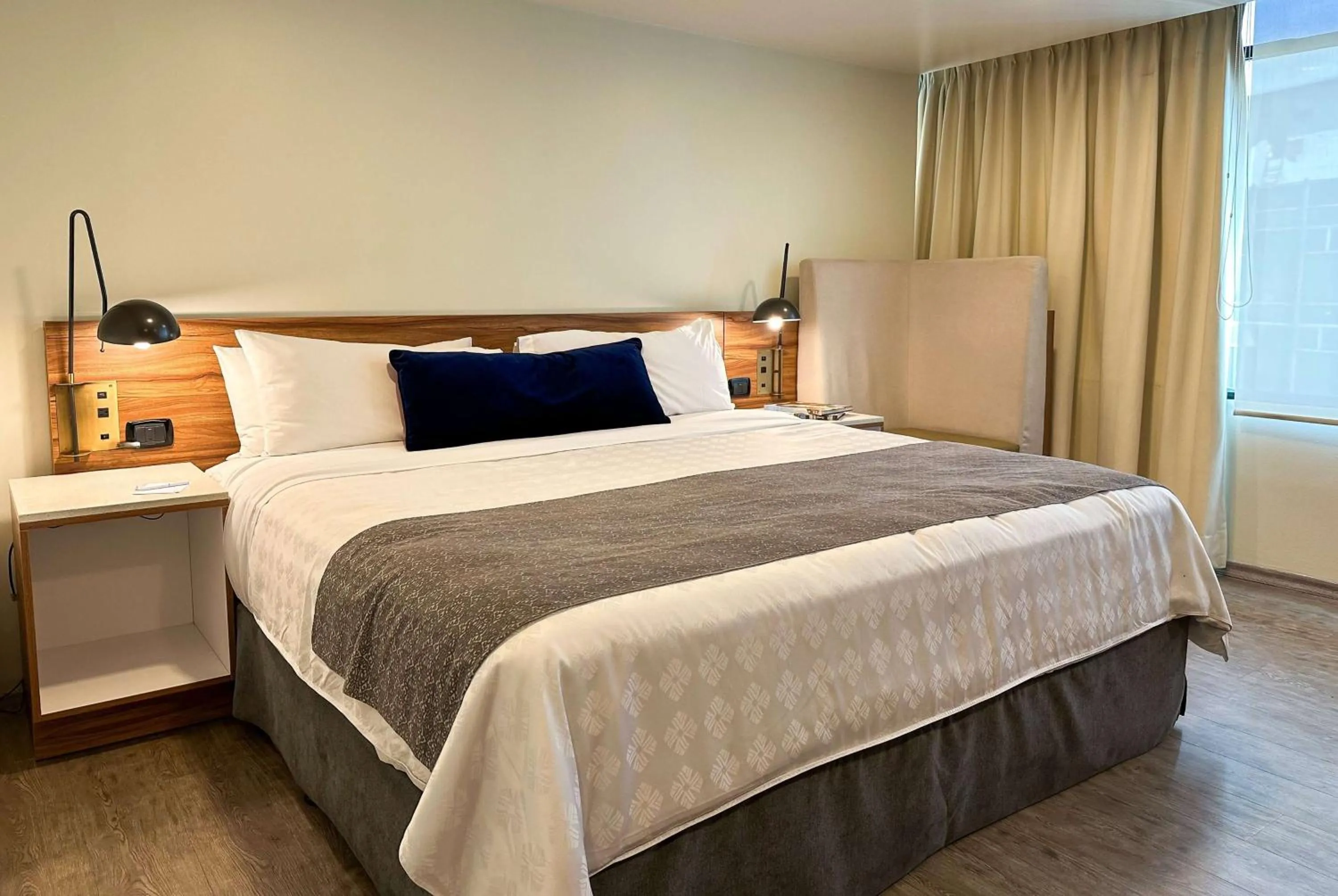 Photo of the whole room, Bed in Wyndham Garden Quito