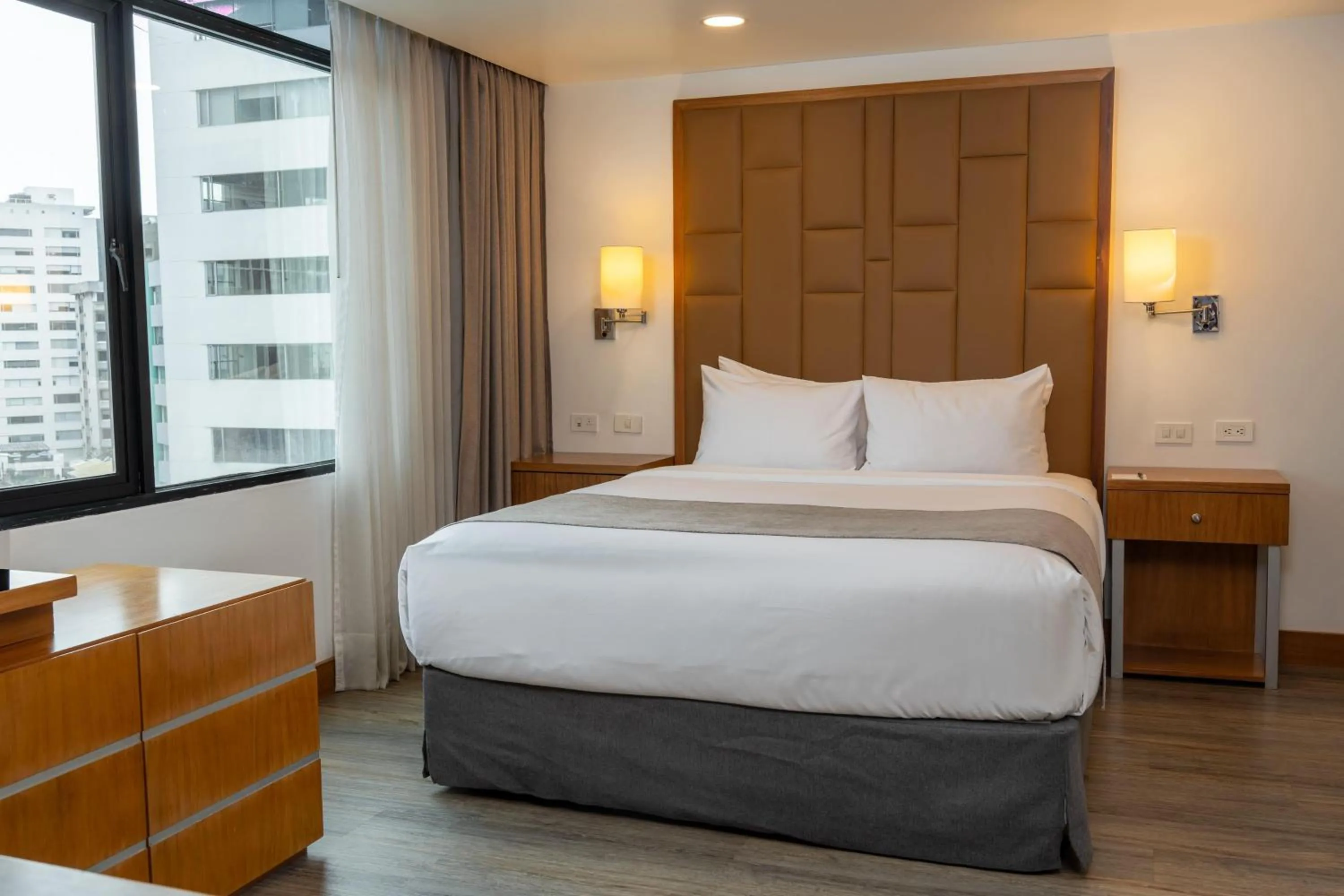 Photo of the whole room, Bed in Wyndham Garden Quito